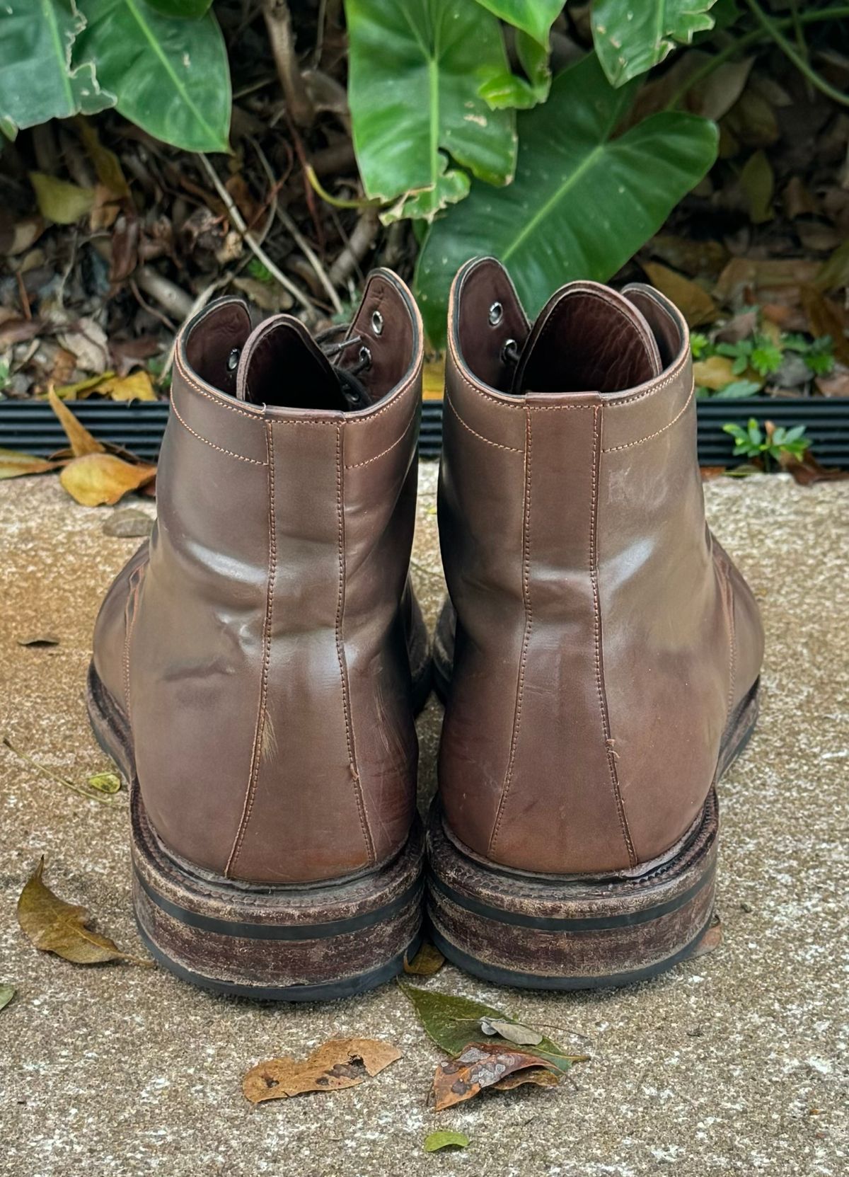 Photo by miamisoledoc on April 6, 2024 of the Carmina Work Boots 861 in Unknown Leather.