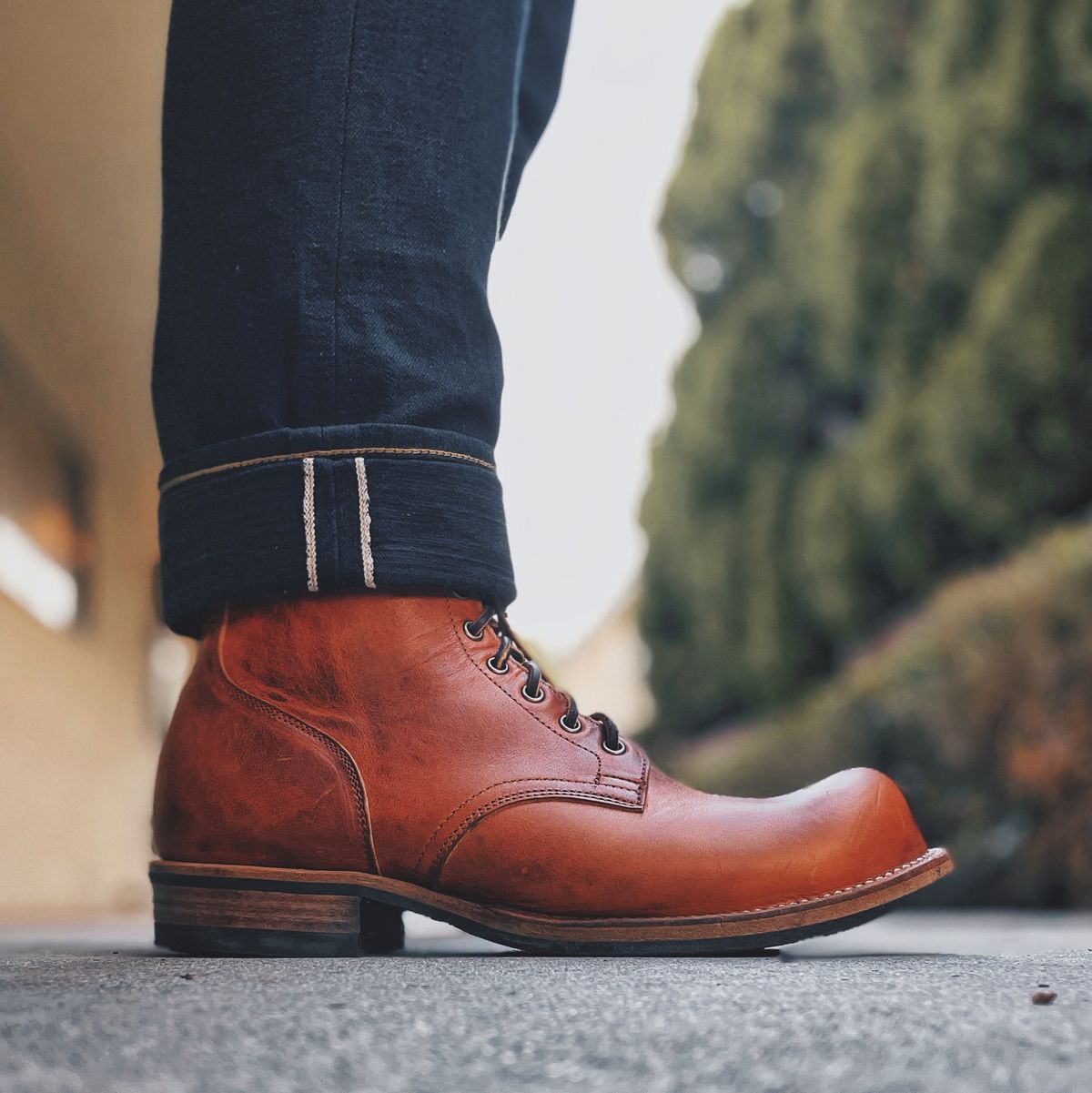 Photo by BigDudeInDenim on September 10, 2021 of the Viberg Service Boot in Horween English Tan Dublin.