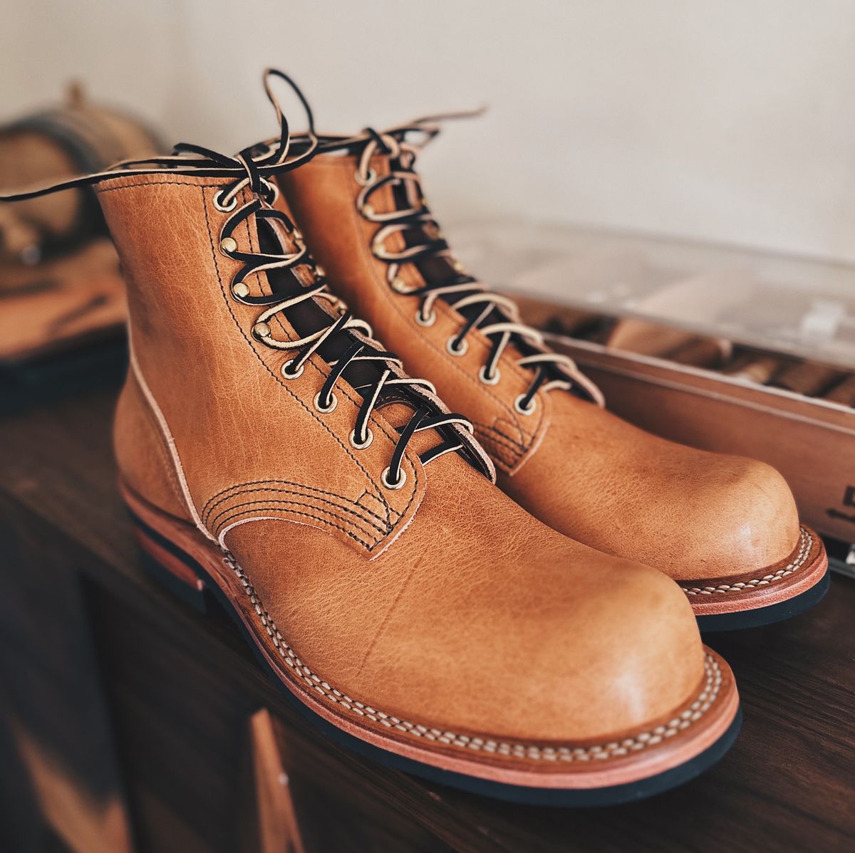 Photo by BigDudeInDenim on September 27, 2022 of the Nicks Prospector in Horween Natural Dublin.