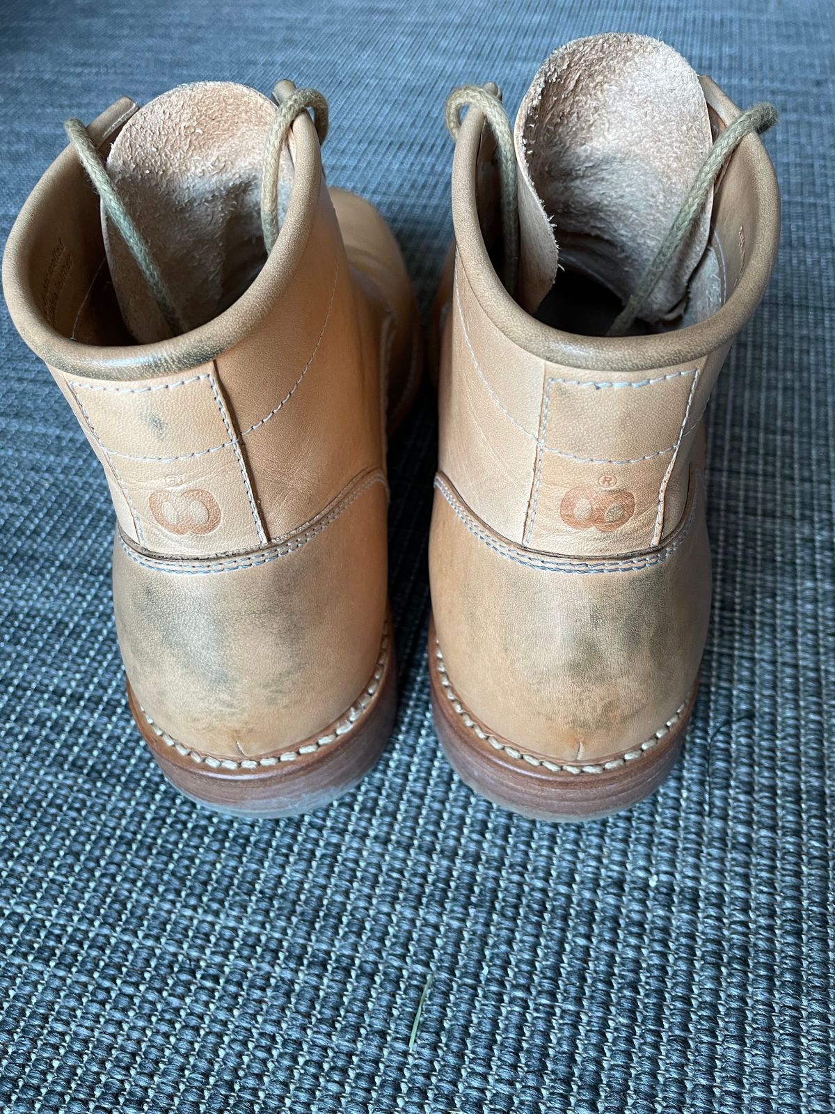 Photo by TheIncomer on December 3, 2023 of the Butts and Shoulders The Classic Boots in Natural Leather.