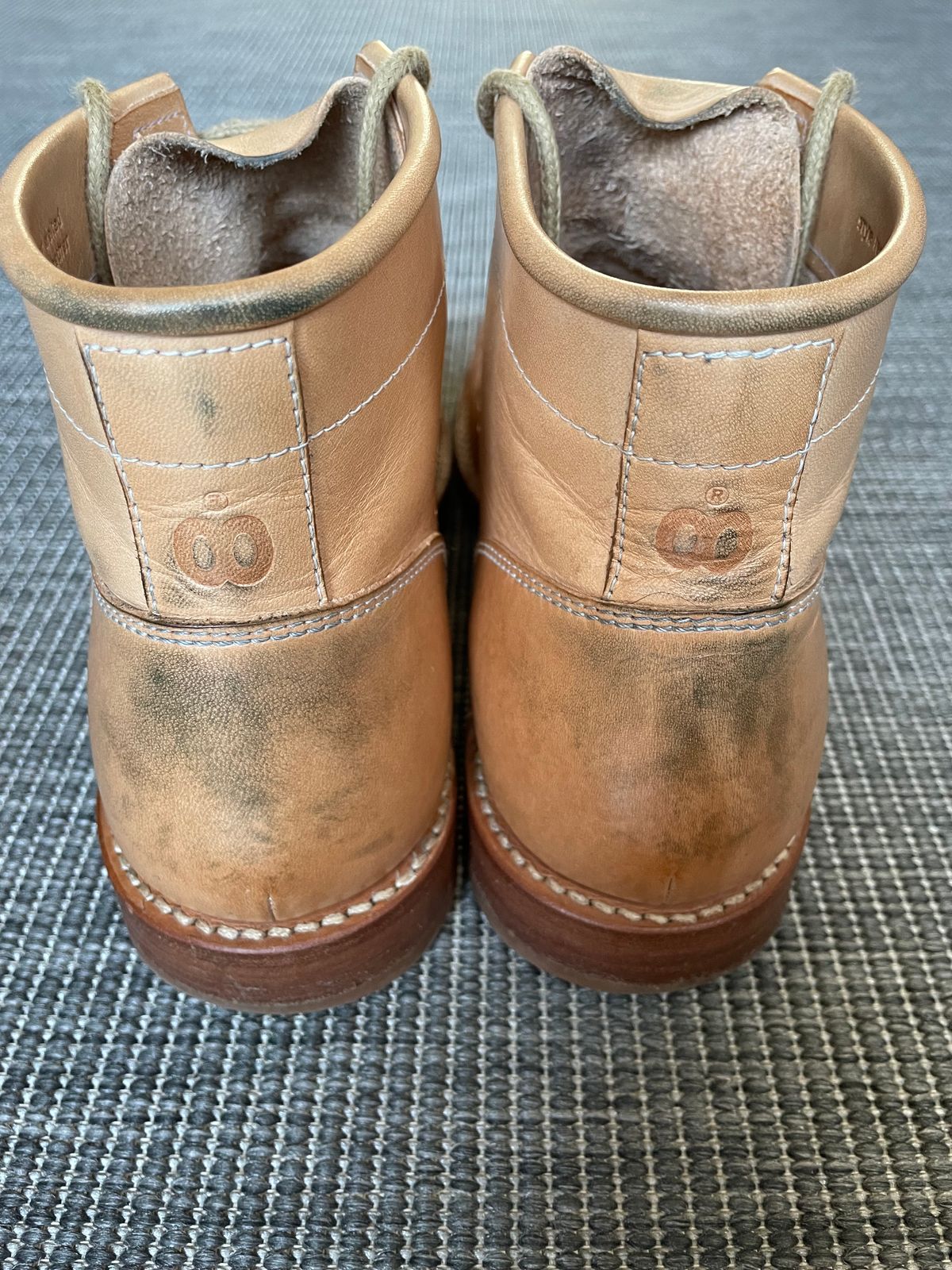 Photo by TheIncomer on March 3, 2024 of the Butts and Shoulders The Classic Boots in Natural Leather.