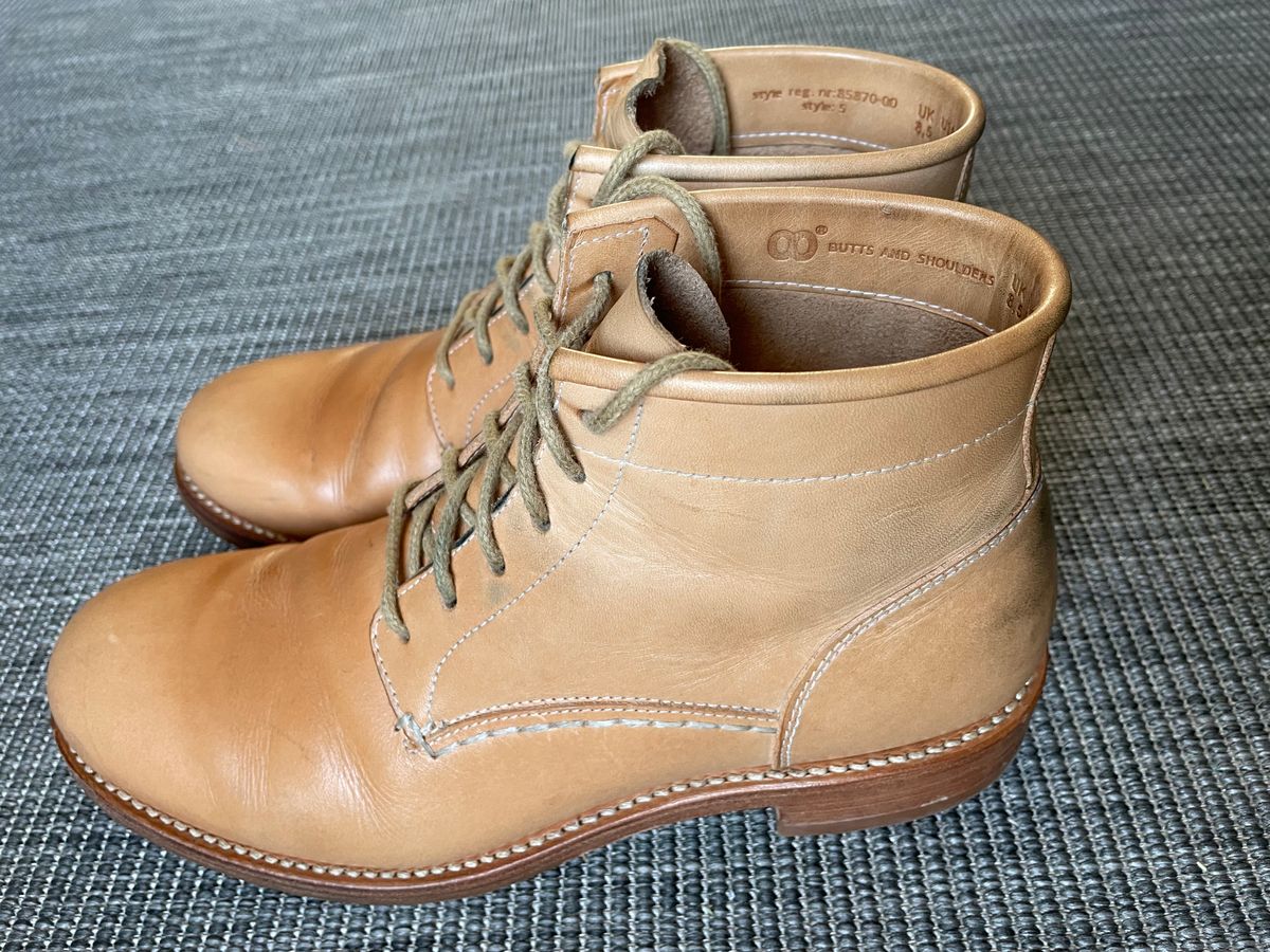 Photo by TheIncomer on March 3, 2024 of the Butts and Shoulders The Classic Boots in Natural Leather.