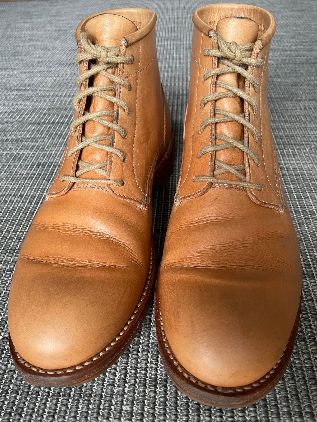 Photo by TheIncomer on April 1, 2024 of the Butts and Shoulders The Classic Boots in Natural Leather.