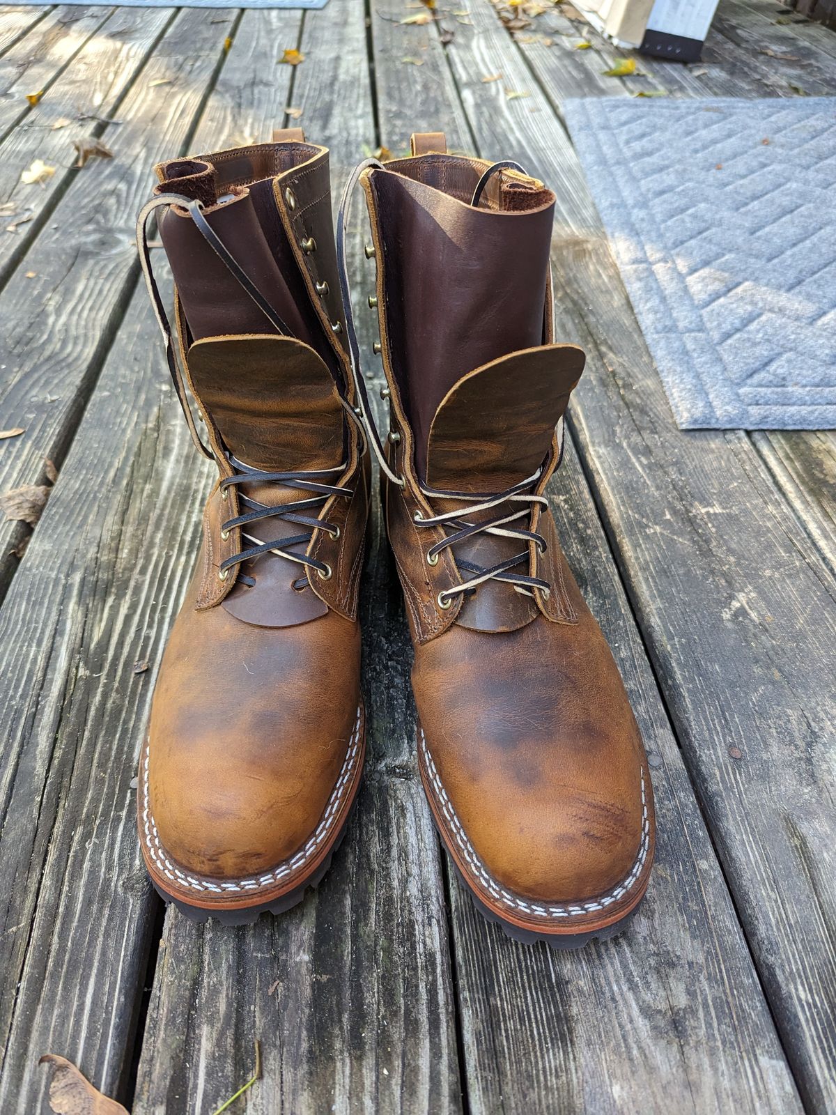 Photo by rexroof on October 1, 2023 of the Nicks Overlander in Horween Orange Predator.
