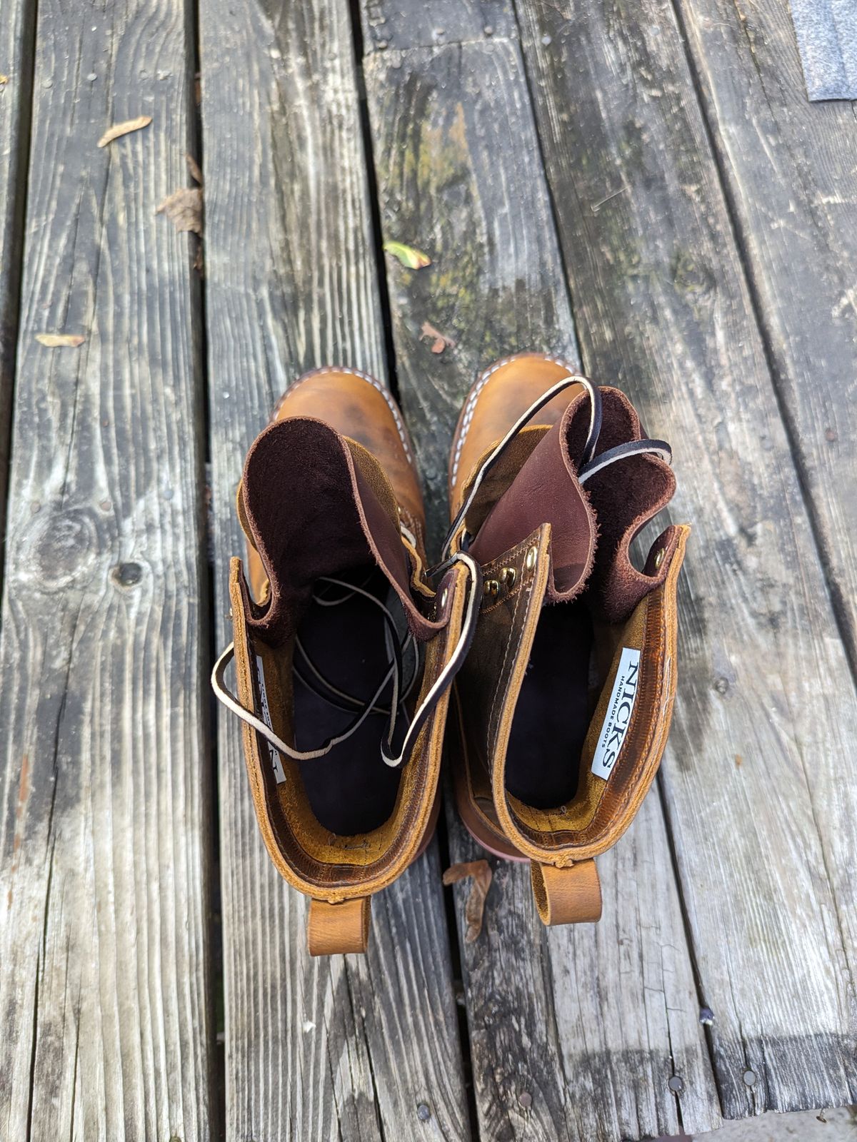 Photo by rexroof on October 1, 2023 of the Nicks Overlander in Horween Orange Predator.