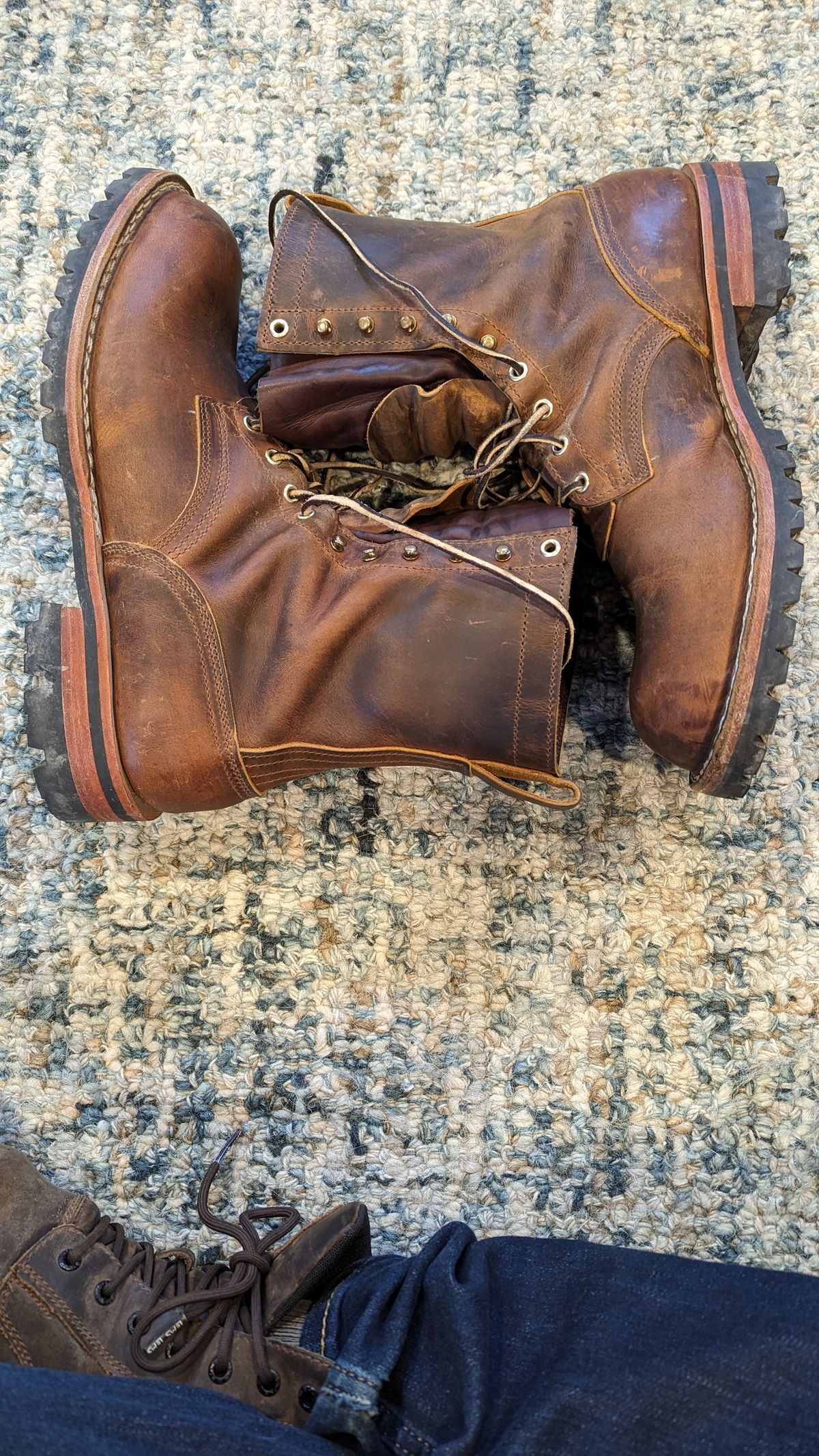 Photo by rexroof on November 5, 2023 of the Nicks Overlander in Horween Orange Predator.