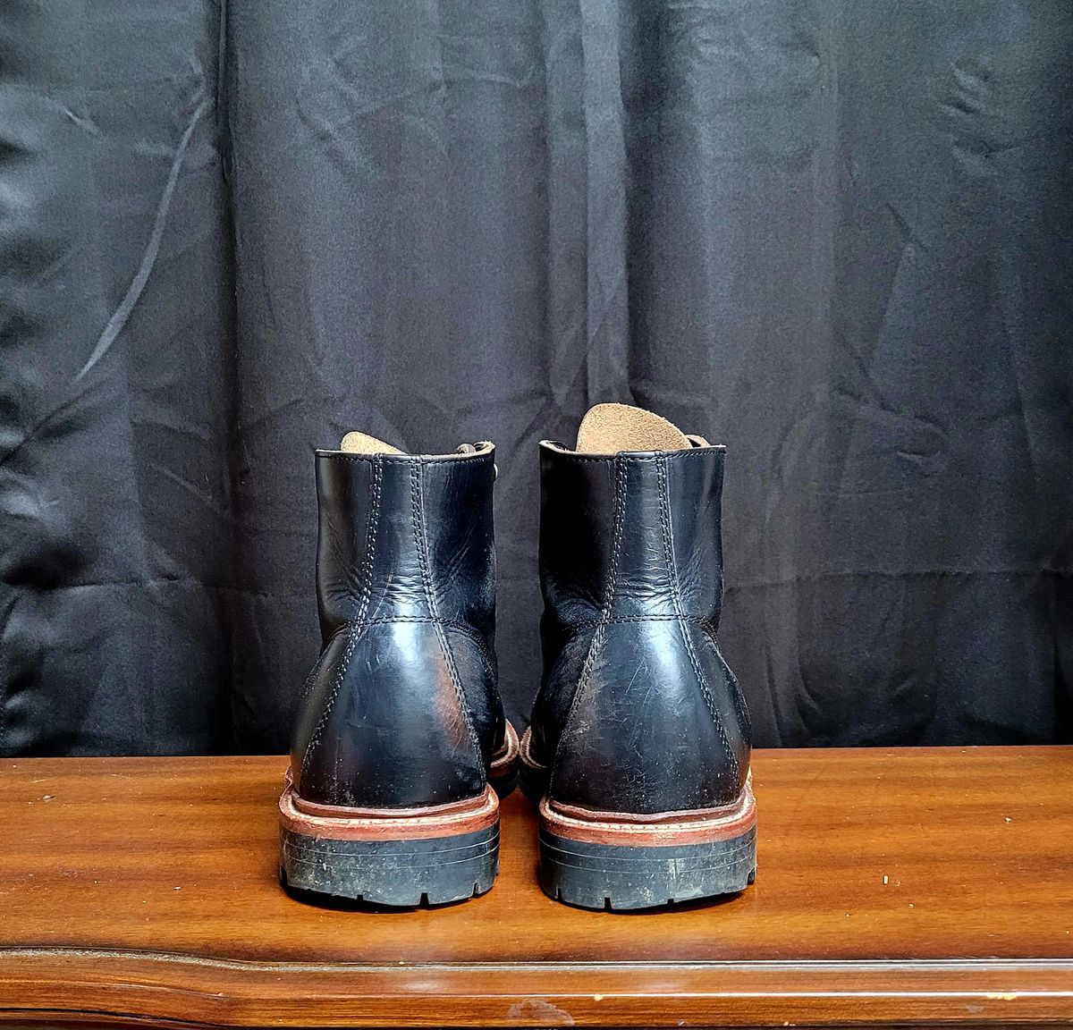 Photo by papavic on February 3, 2023 of the Grant Stone Brass Boot in Horween Black Chromexcel.