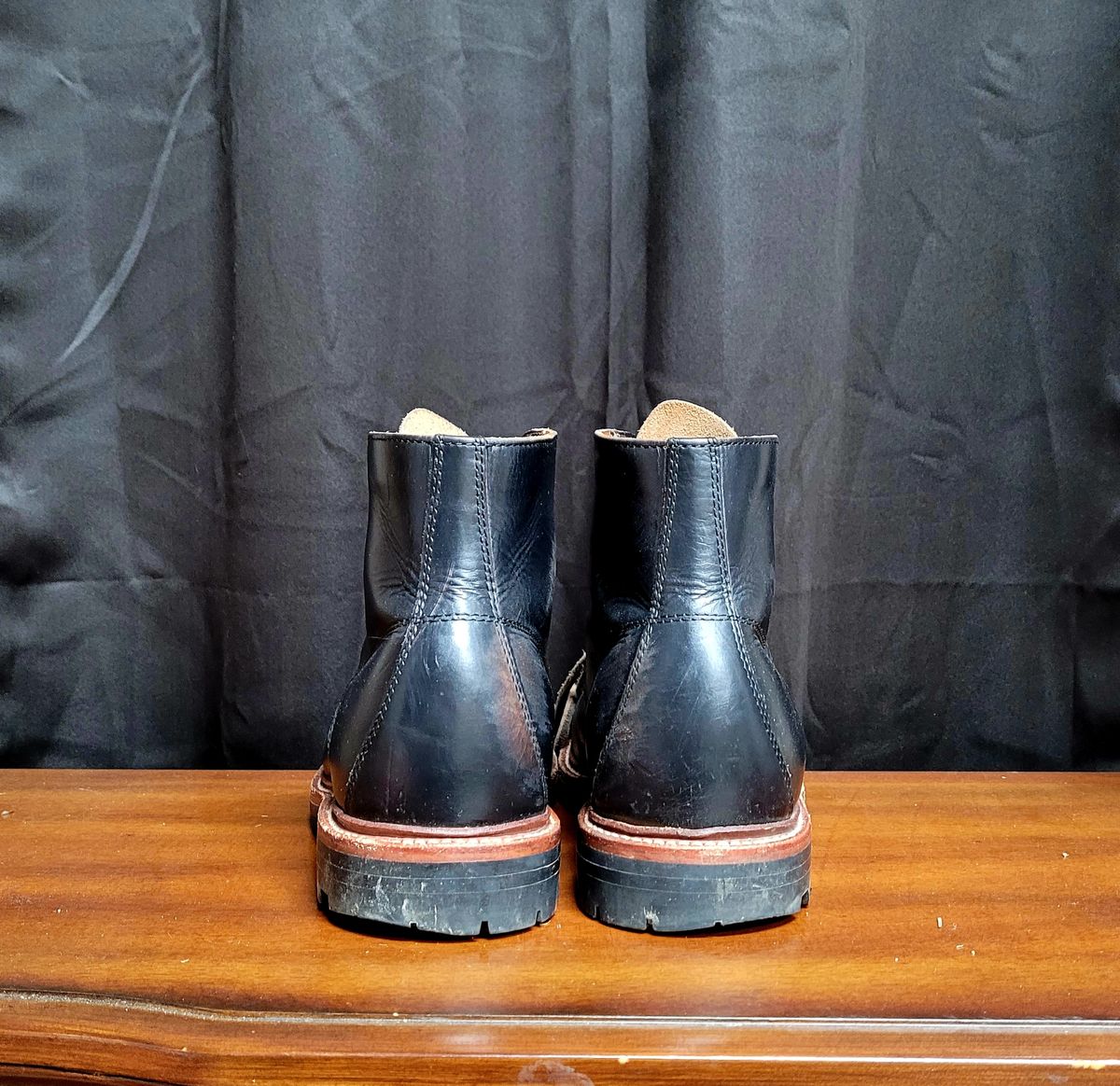 Photo by papavic on March 2, 2023 of the Grant Stone Brass Boot in Horween Black Chromexcel.