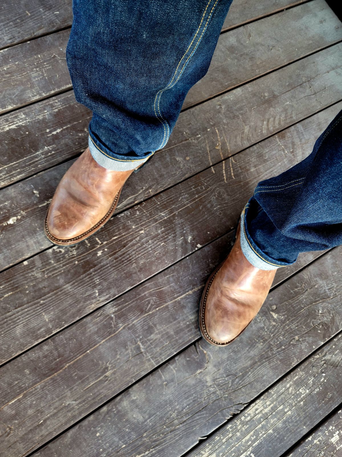 Photo by whitecollardropout on October 20, 2023 of the Benzein The Seventh Chelsea Boot in Shinki Natural Shrunken Horsebutt.