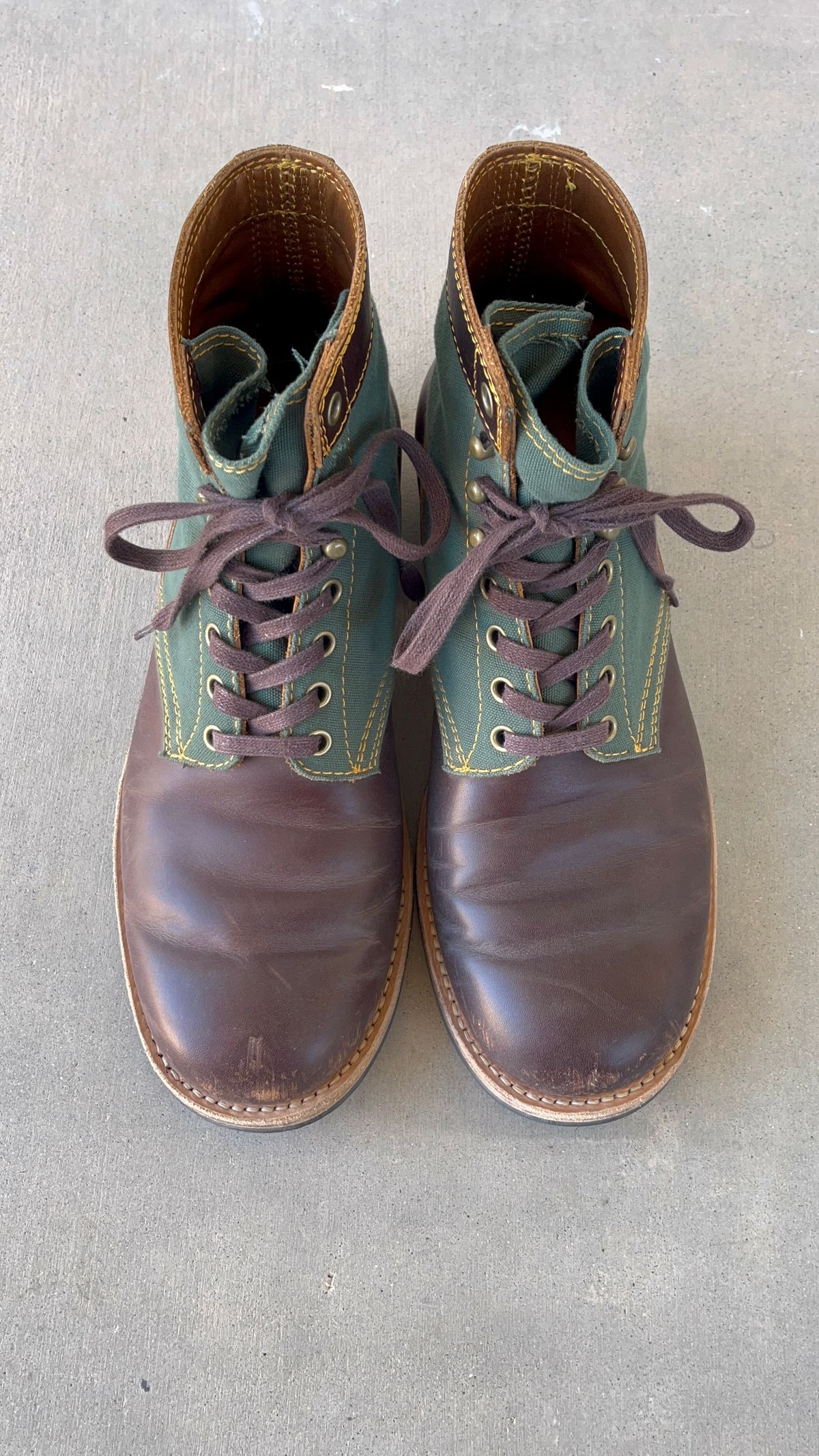 Photo by udi on February 5, 2025 of the Akito Trooper Boots in Veg-tanned, Vintage Brown Hand Finished/12oz Army Green Duck Canvas.