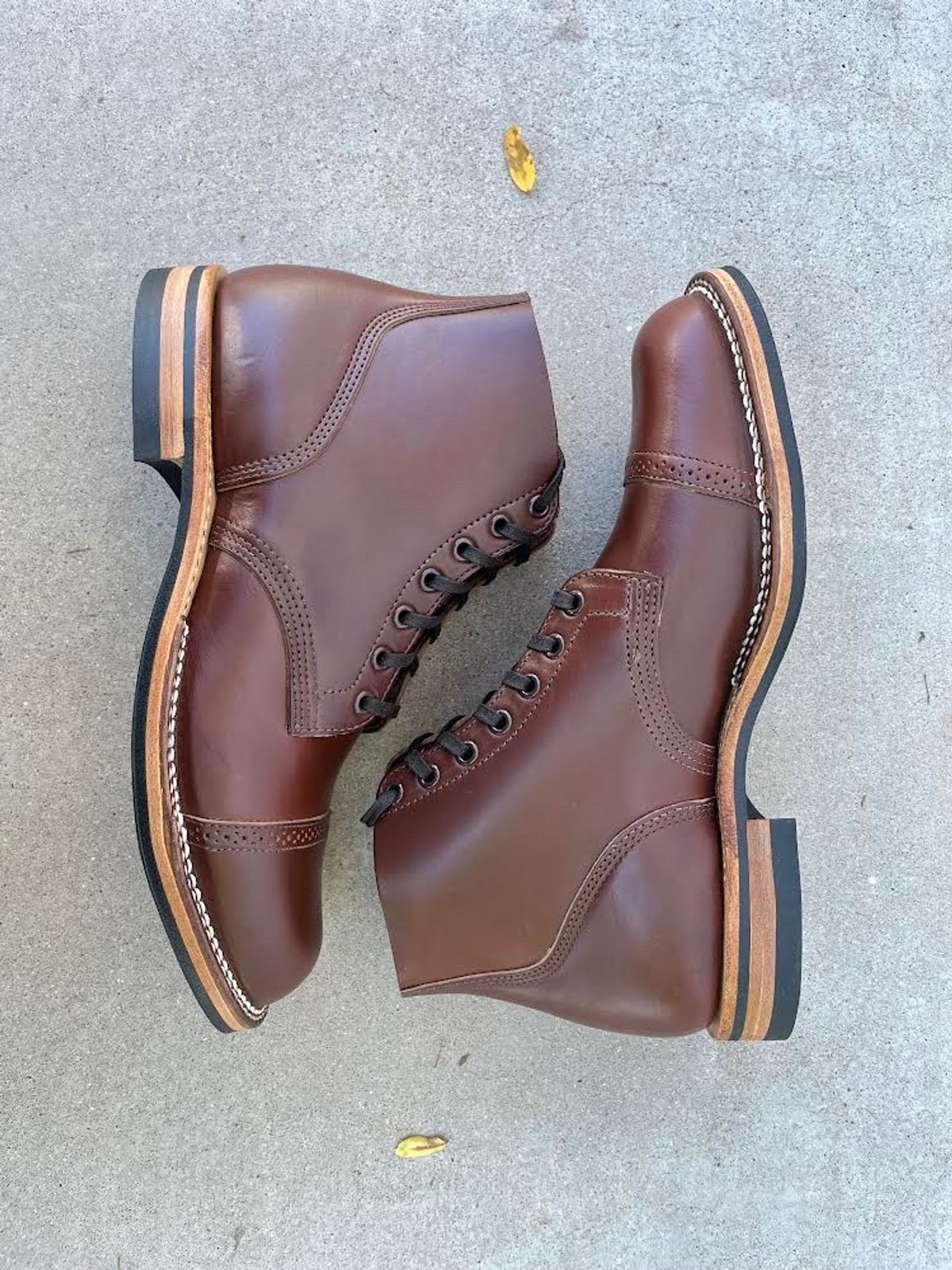 Photo by udi on October 1, 2022 of the Viberg Boondocker BCT in Horween Pigment Brown Workshoe Butt.