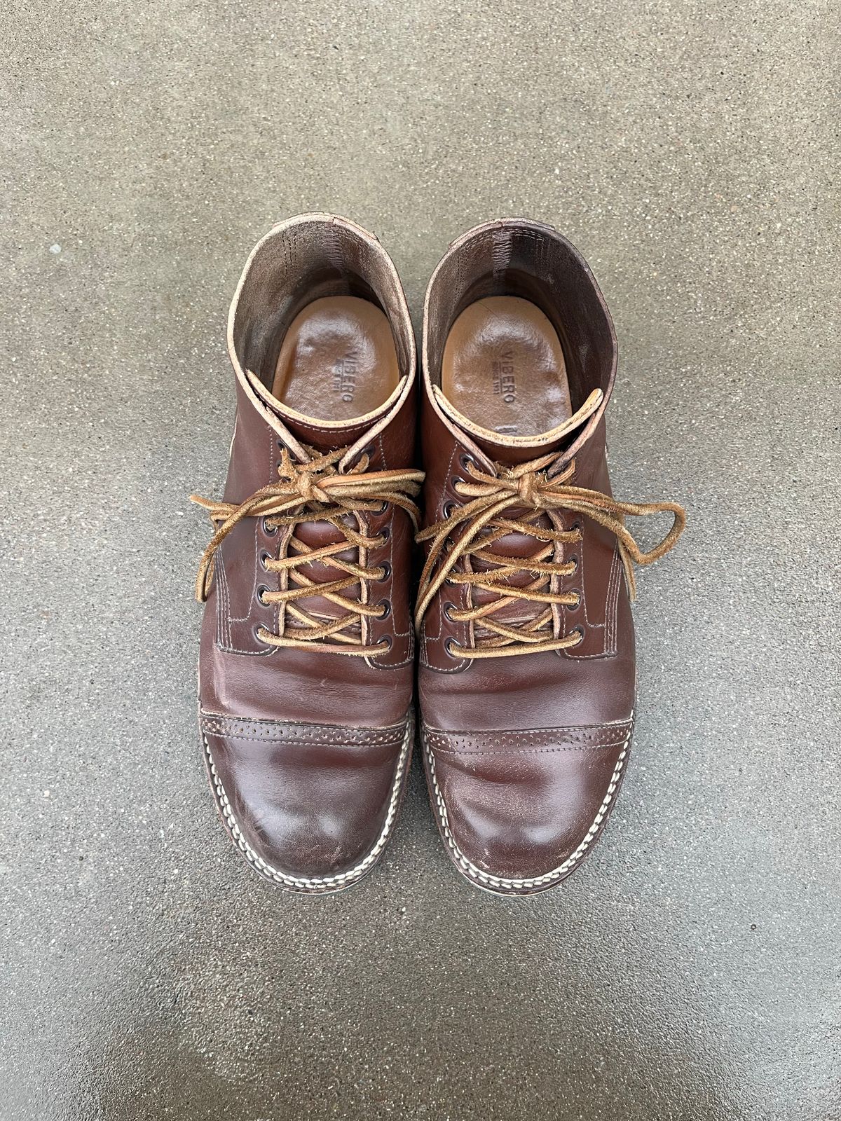 Photo by udi on December 4, 2022 of the Viberg Boondocker BCT in Horween Pigment Brown Workshoe Butt.