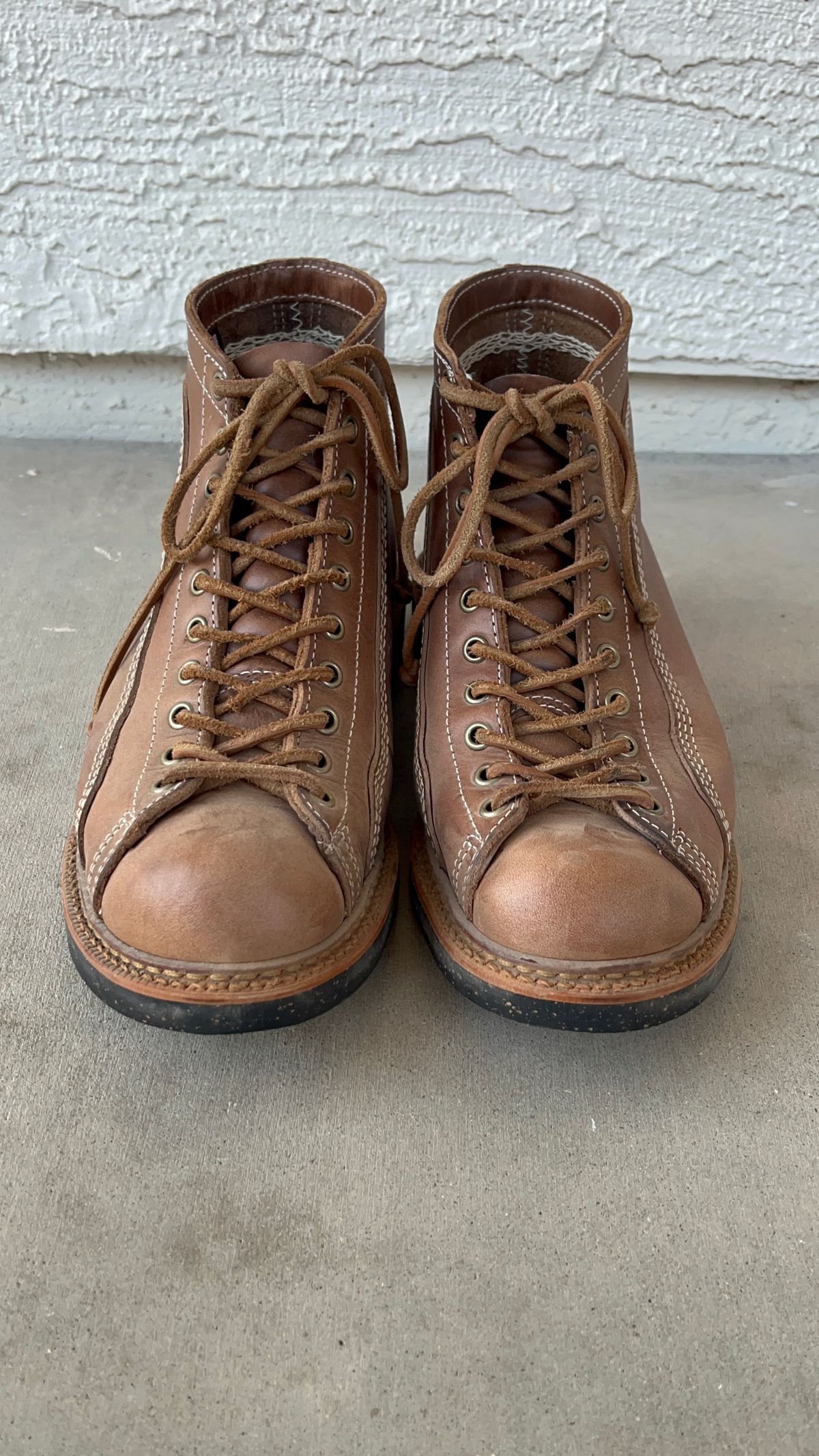 Photo by udi on January 5, 2025 of the Thorogood 1892 Portage in Horween Natural Chromexcel.
