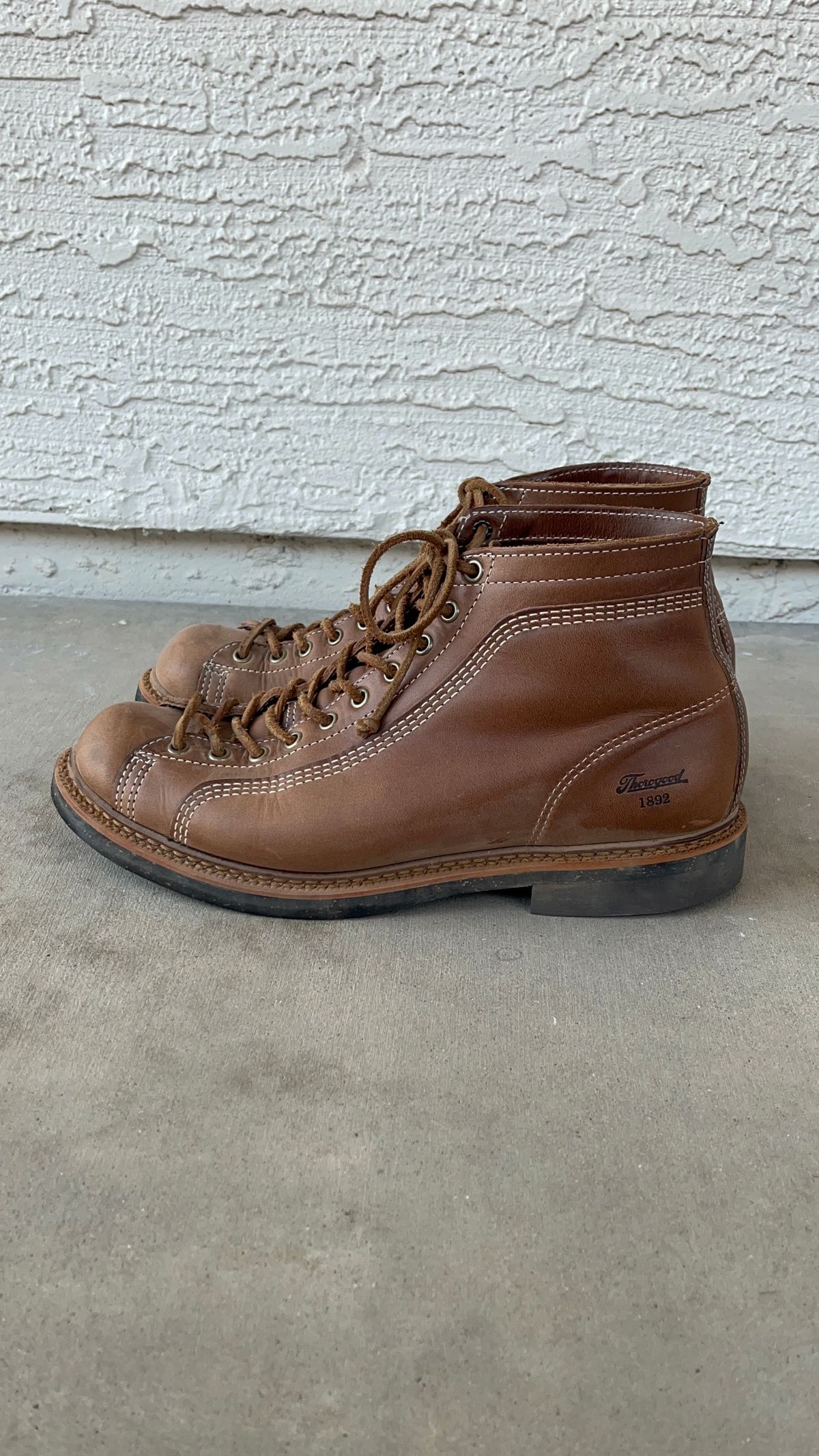 Photo by udi on January 5, 2025 of the Thorogood 1892 Portage in Horween Natural Chromexcel.