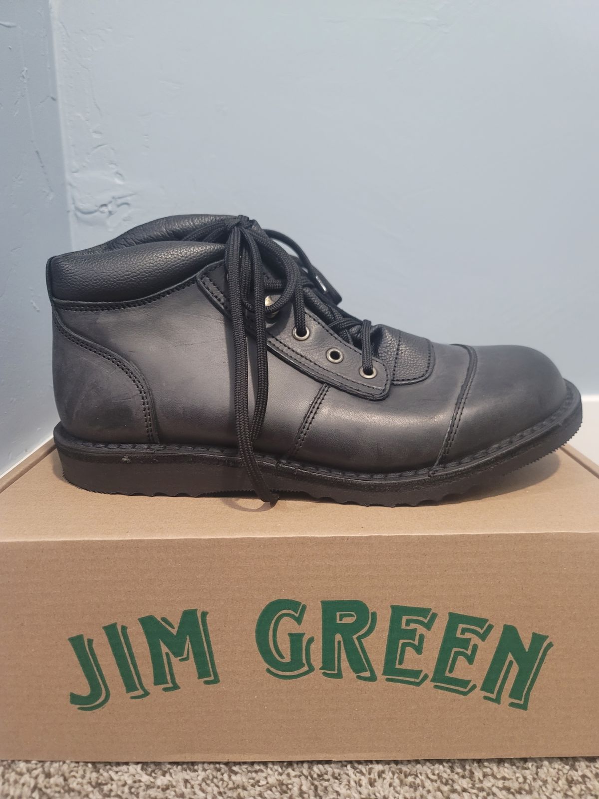 Photo by phsanford on November 5, 2022 of the Jim Green African Ranger in Black Full Grain.