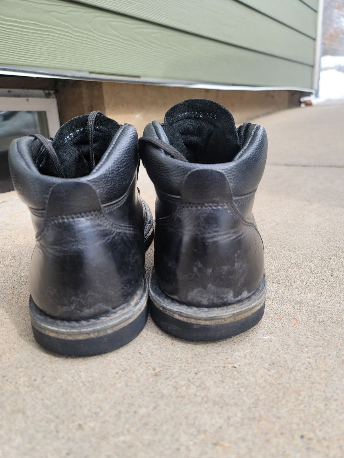 Photo by phsanford on March 4, 2023 of the Jim Green African Ranger in Black Full Grain.