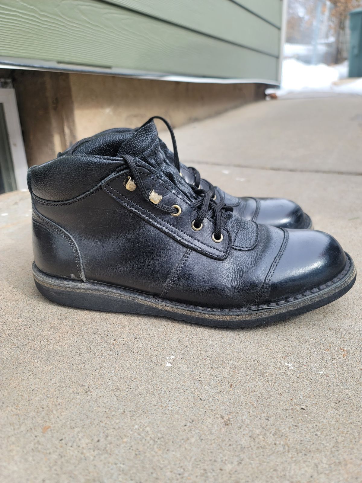 Photo by phsanford on March 4, 2023 of the Jim Green African Ranger in Black Full Grain.