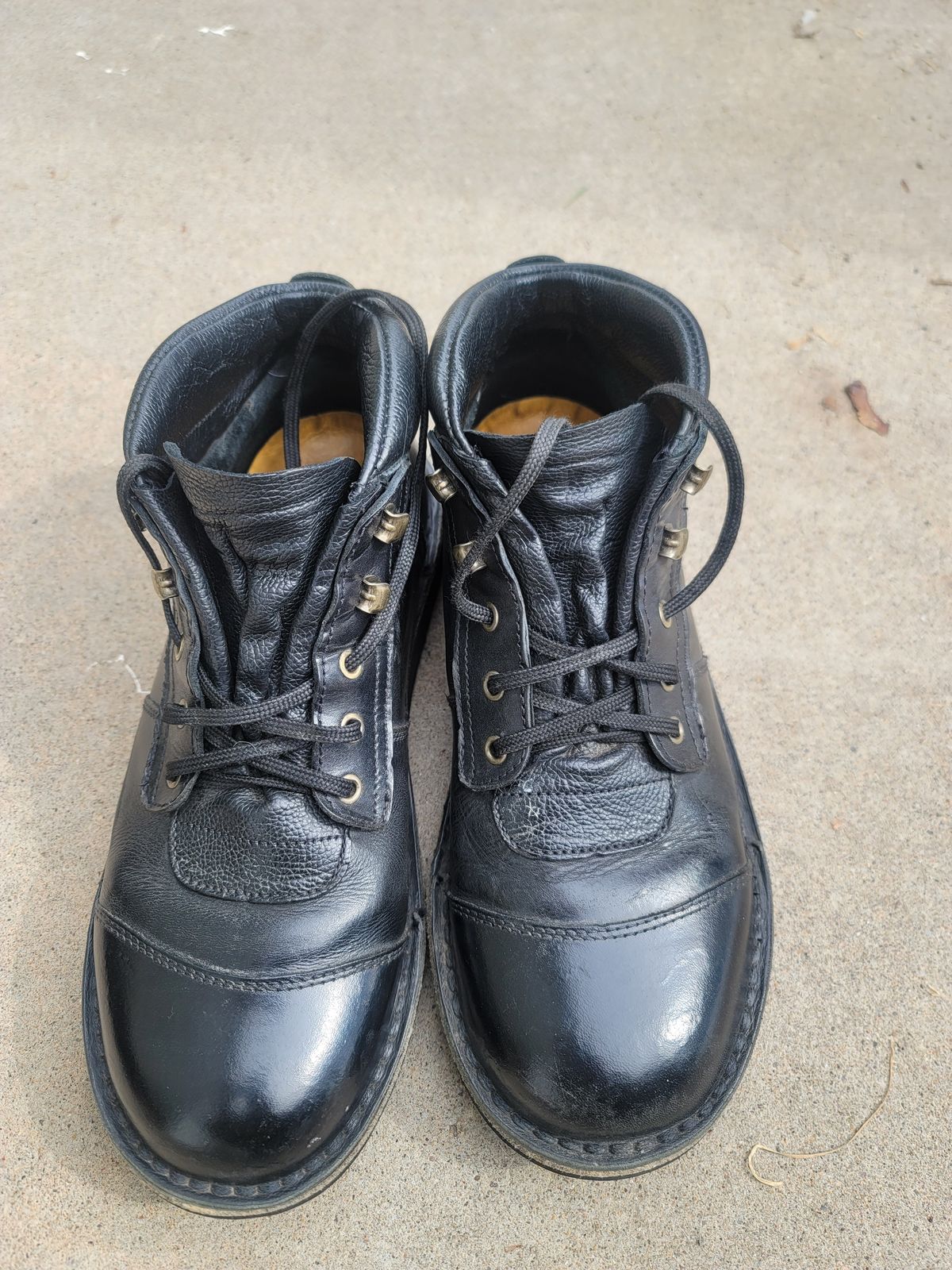 Photo by phsanford on March 4, 2023 of the Jim Green African Ranger in Black Full Grain.