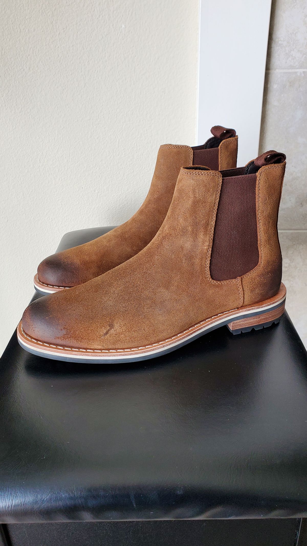 Photo by Moist_Nugget_M38 on October 1, 2023 of the HELM Boots The Finn in Sienna Rusan Waxed Suede.