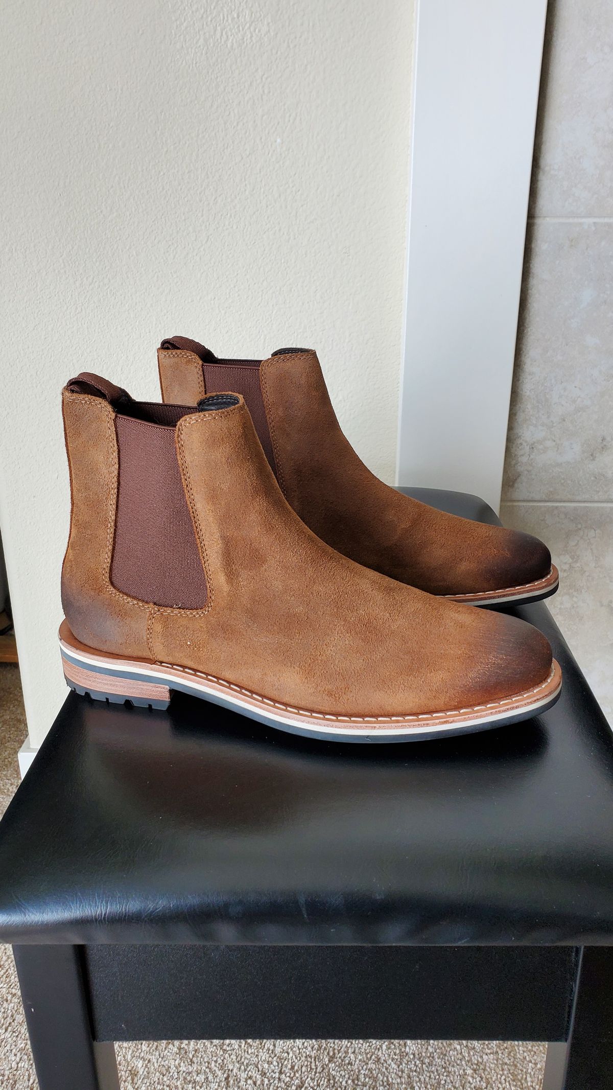 Photo by Moist_Nugget_M38 on October 1, 2023 of the HELM Boots The Finn in Sienna Rusan Waxed Suede.