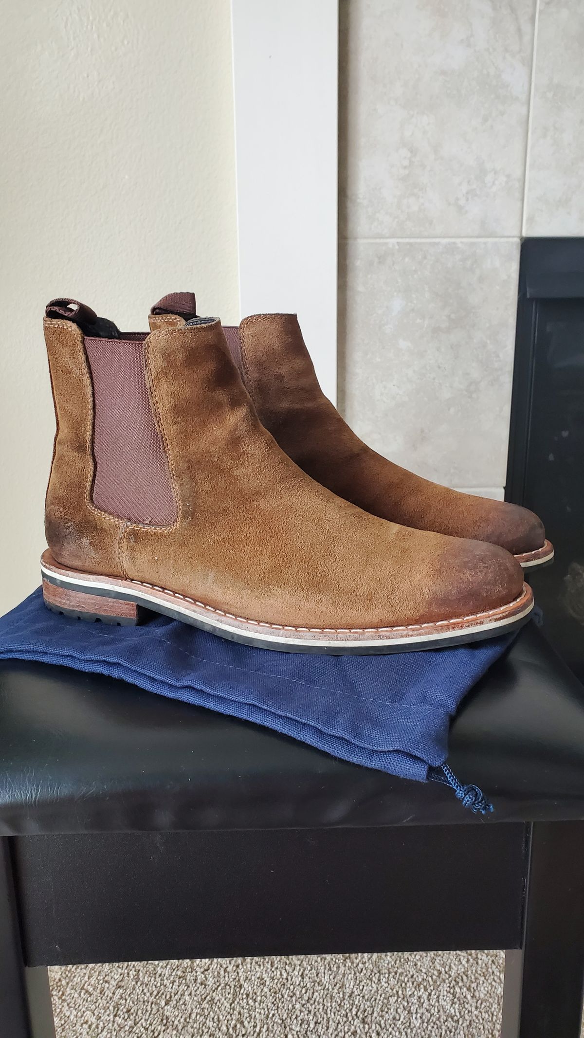 Photo by Moist_Nugget_M38 on November 4, 2023 of the HELM Boots The Finn in Sienna Rusan Waxed Suede.