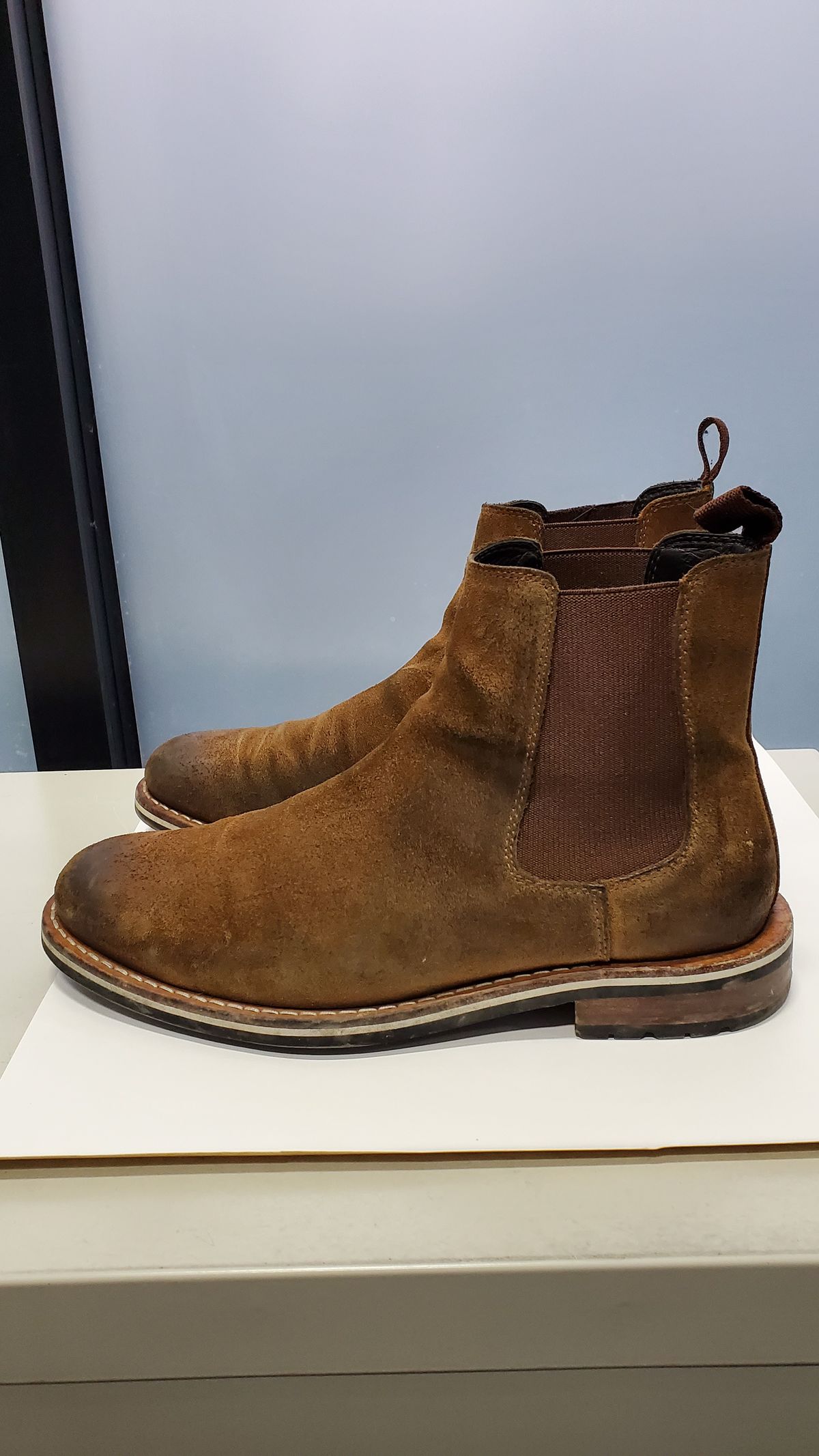 Photo by Moist_Nugget_M38 on January 4, 2024 of the HELM Boots The Finn in Sienna Rusan Waxed Suede.