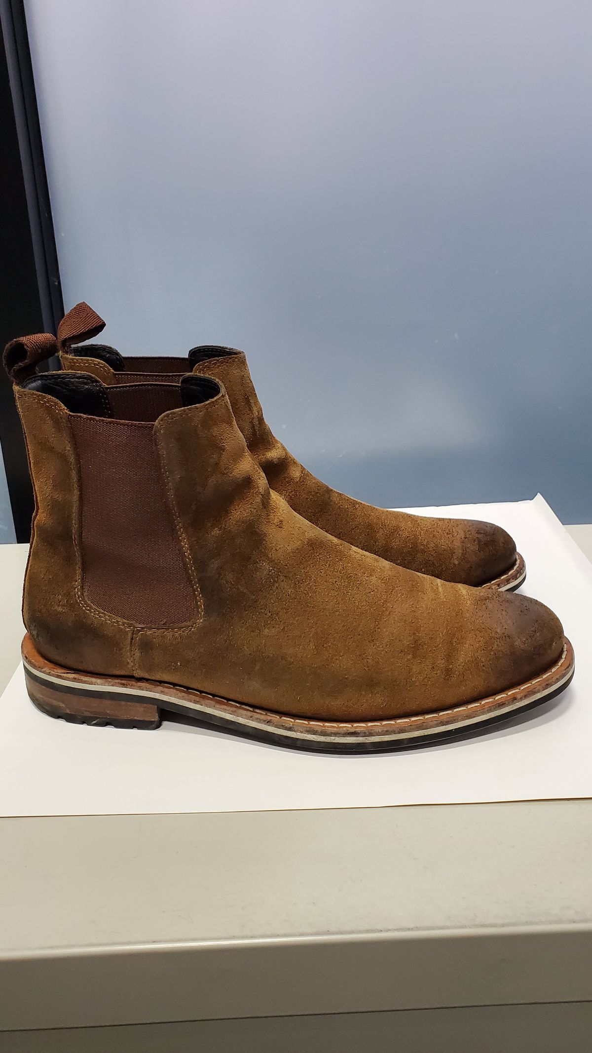 Photo by Moist_Nugget_M38 on January 4, 2024 of the HELM Boots The Finn in Sienna Rusan Waxed Suede.