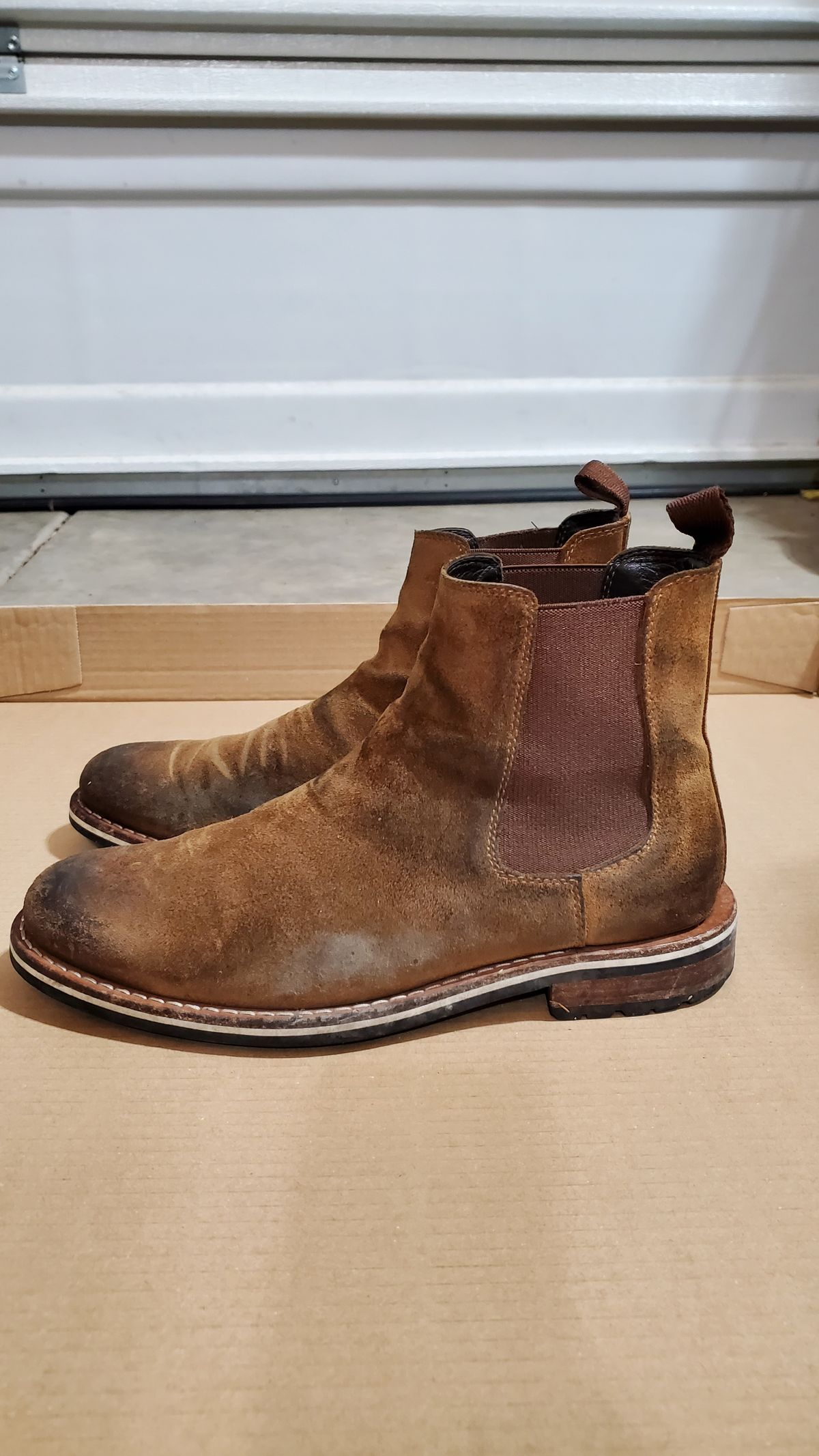 Photo by Moist_Nugget_M38 on February 6, 2024 of the HELM Boots The Finn in Sienna Rusan Waxed Suede.