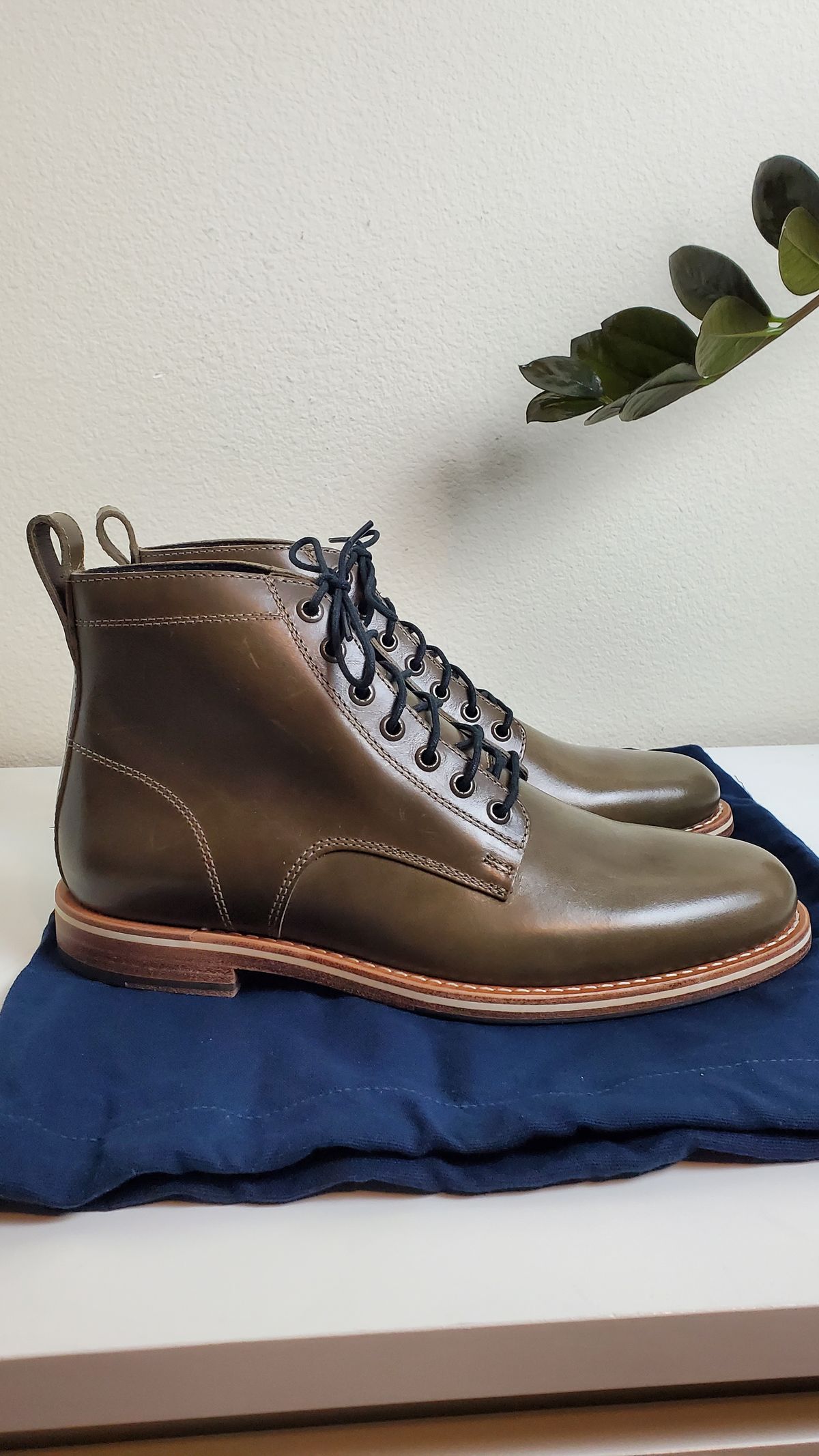 Photo by Moist_Nugget_M38 on October 2, 2022 of the HELM Boots The Zind in Krumenauer Olive.