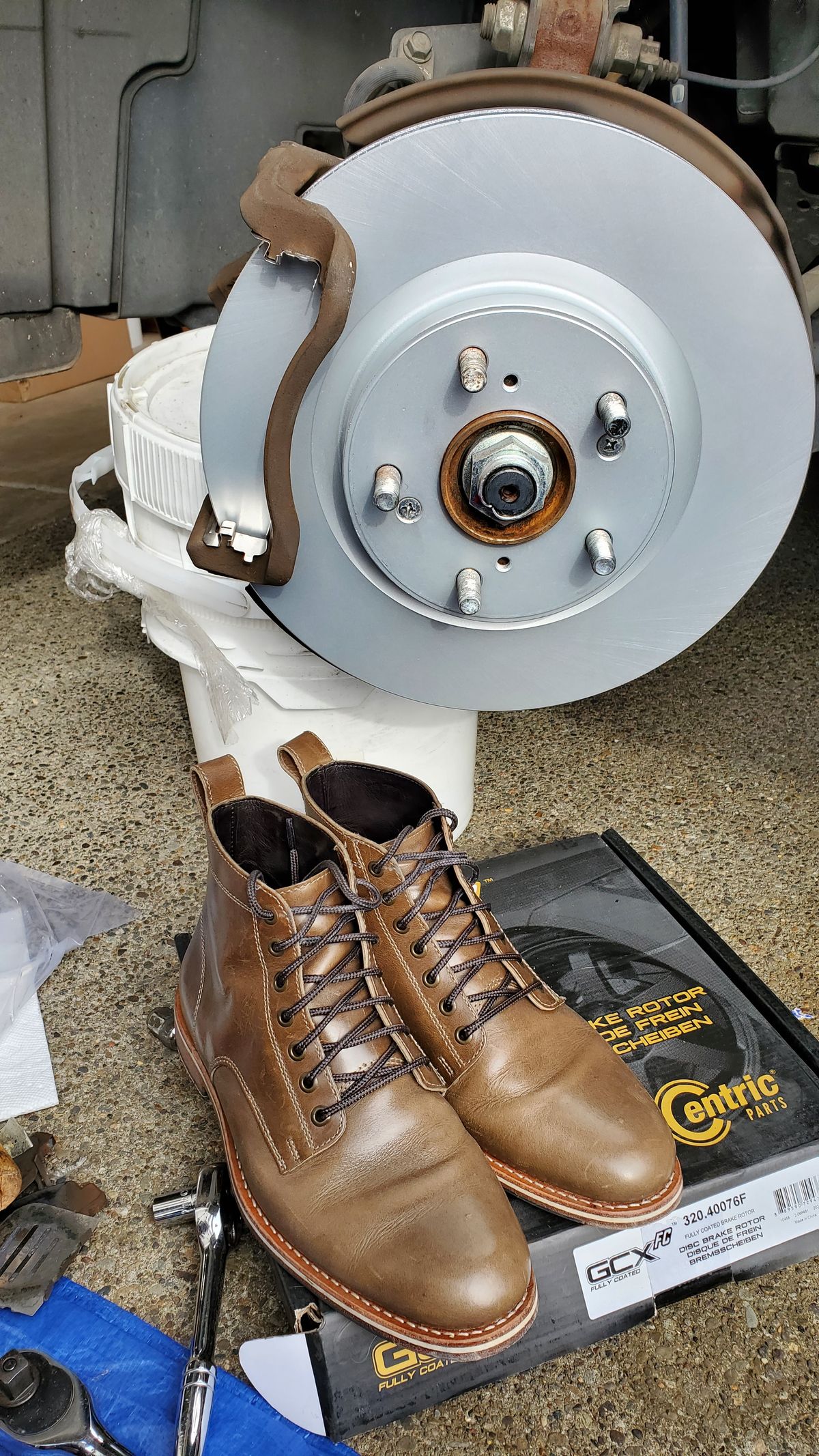 Photo by Moist_Nugget_M38 on November 5, 2022 of the HELM Boots The Zind in Krumenauer Olive.