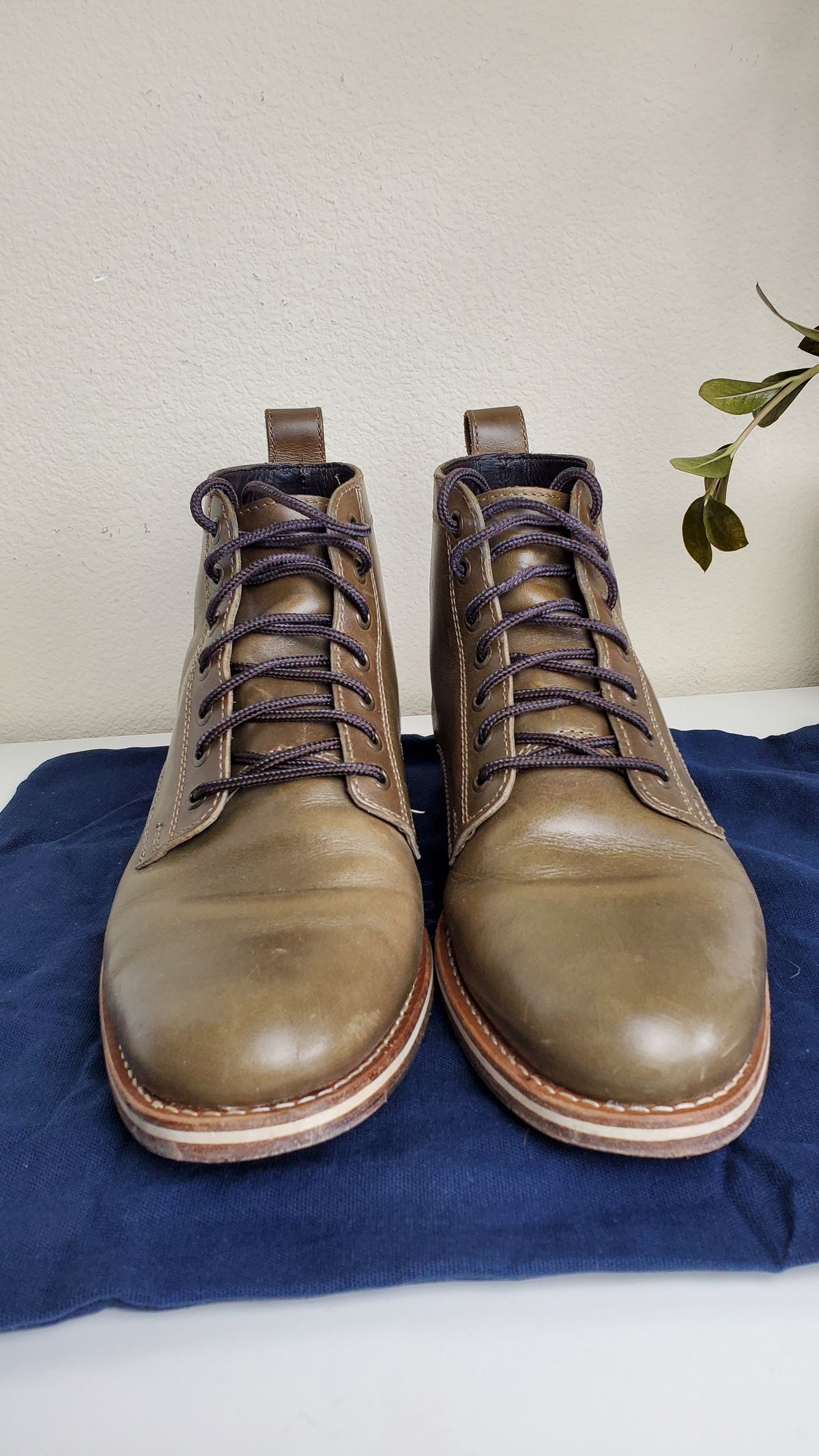 Photo by Moist_Nugget_M38 on November 5, 2022 of the HELM Boots The Zind in Krumenauer Olive.