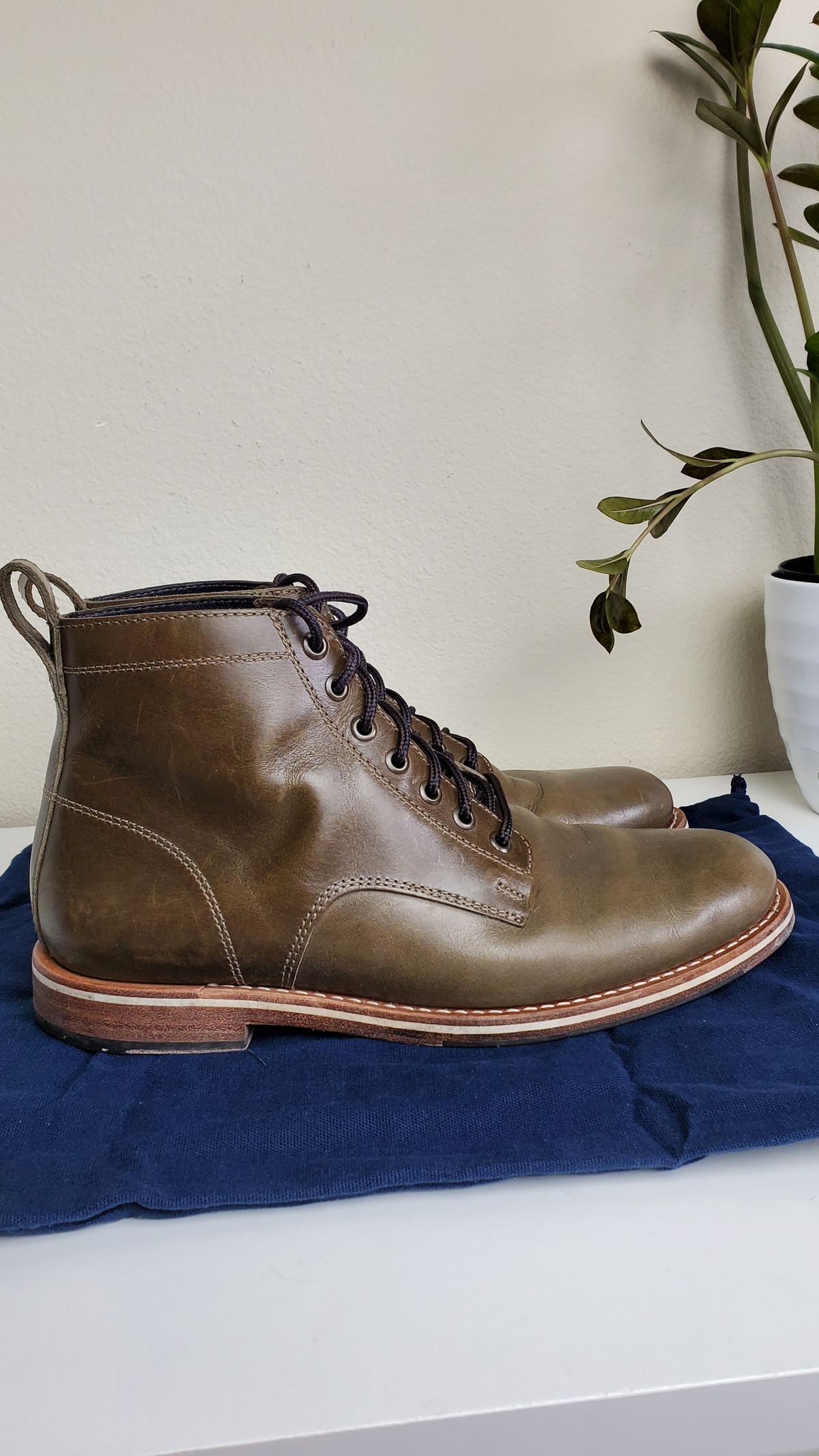 Photo by Moist_Nugget_M38 on November 5, 2022 of the HELM Boots The Zind in Krumenauer Olive.