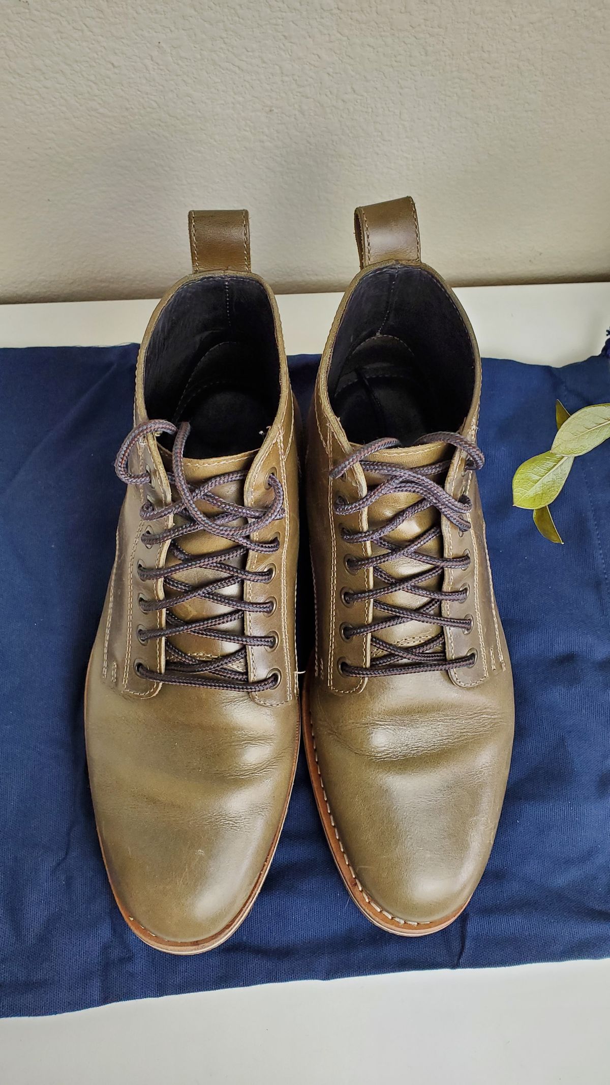 Photo by Moist_Nugget_M38 on November 5, 2022 of the HELM Boots The Zind in Krumenauer Olive.