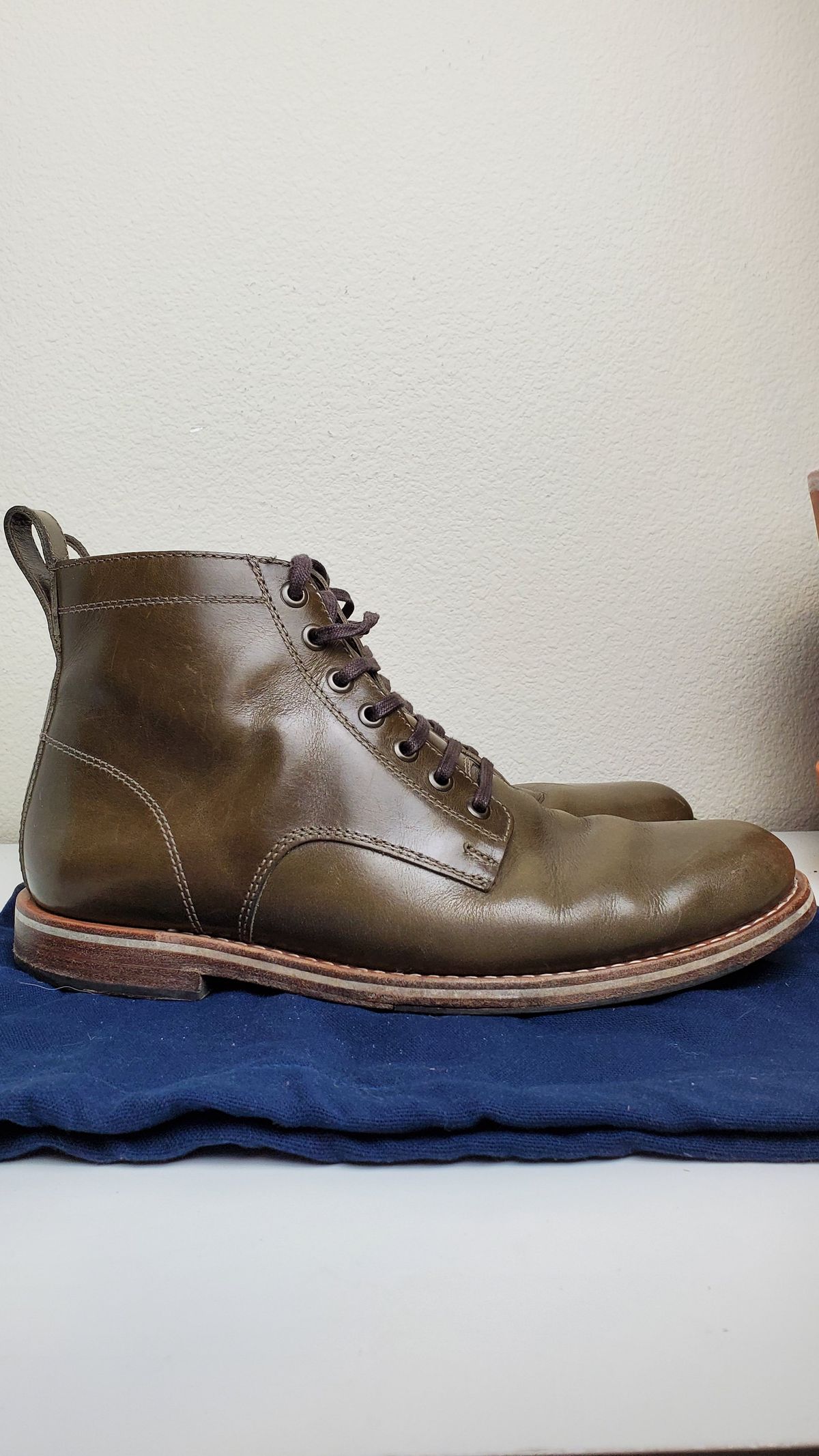 Photo by Moist_Nugget_M38 on February 6, 2023 of the HELM Boots The Zind in Krumenauer Olive.