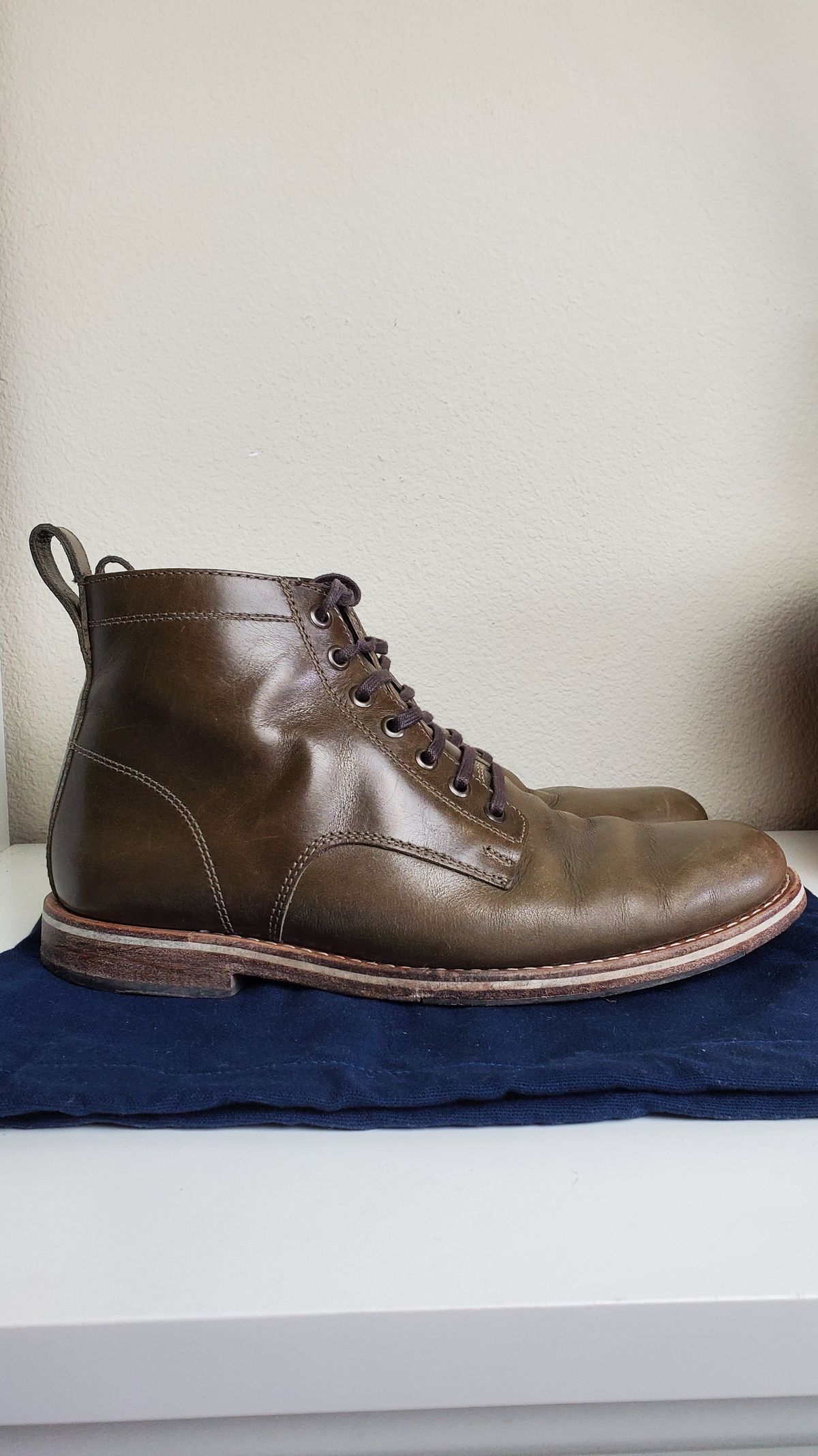 Photo by Moist_Nugget_M38 on March 5, 2023 of the HELM Boots The Zind in Krumenauer Olive.