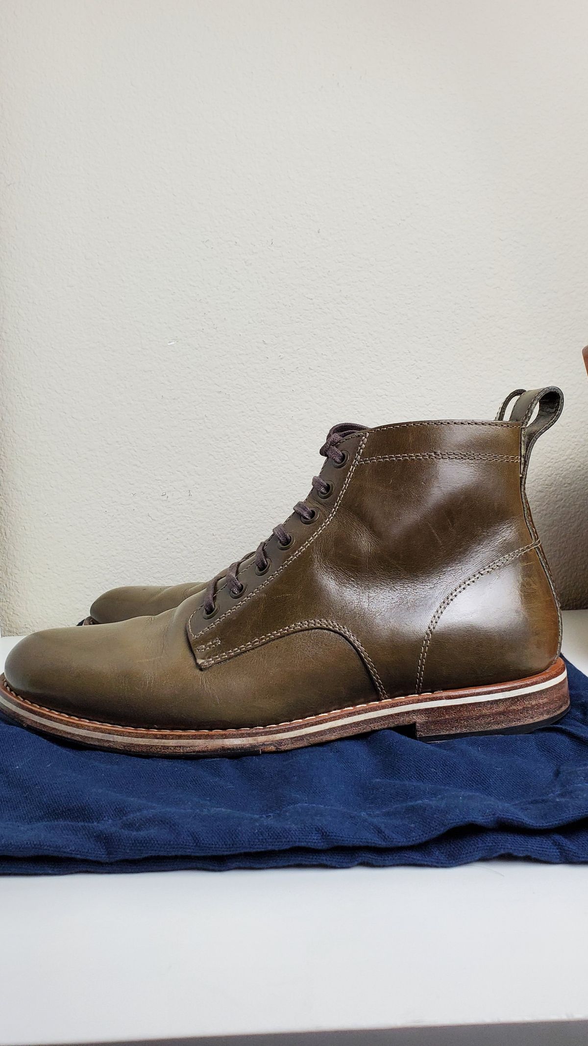 Photo by Moist_Nugget_M38 on April 5, 2023 of the HELM Boots The Zind in Krumenauer Olive.