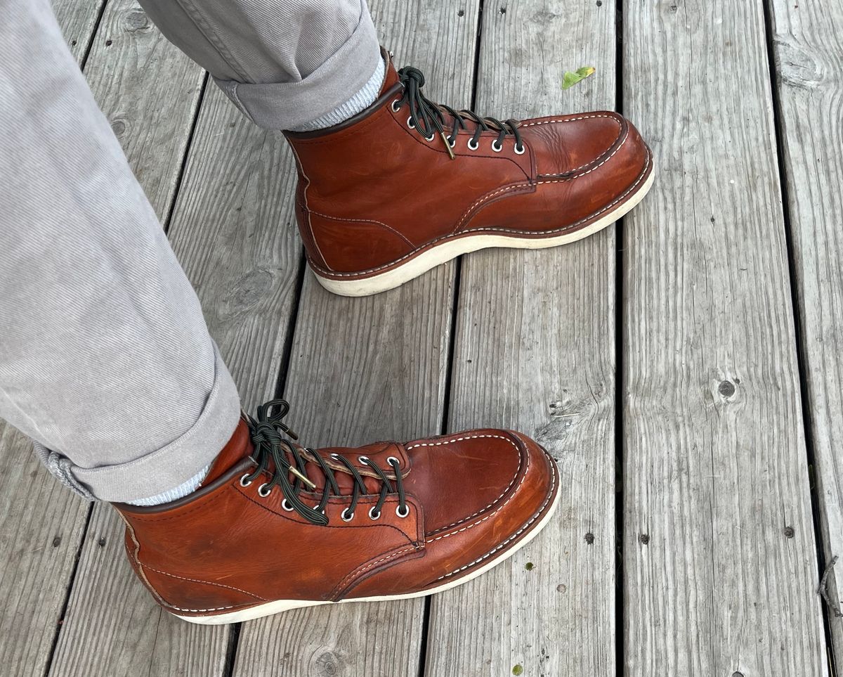 Photo by Utopia on September 22, 2023 of the Red Wing 6-Inch Classic Moc in S.B. Foot Oro Legacy.