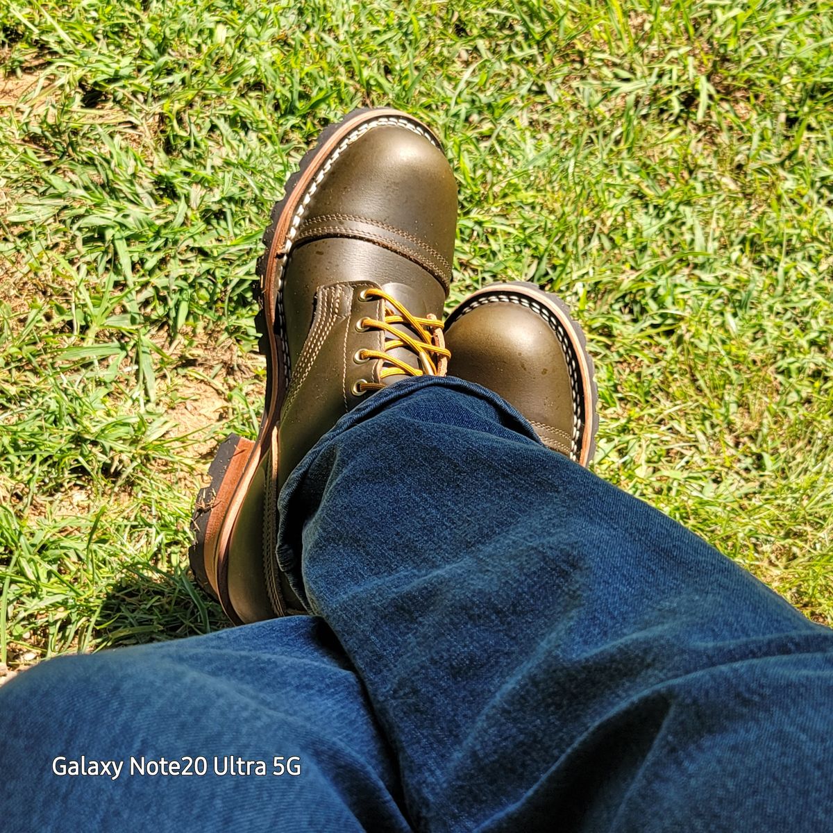 Photo by BigfootWilly on October 1, 2024 of the Nicks Handmade Boots Urban Logger in Shackelton Greener Pastures.