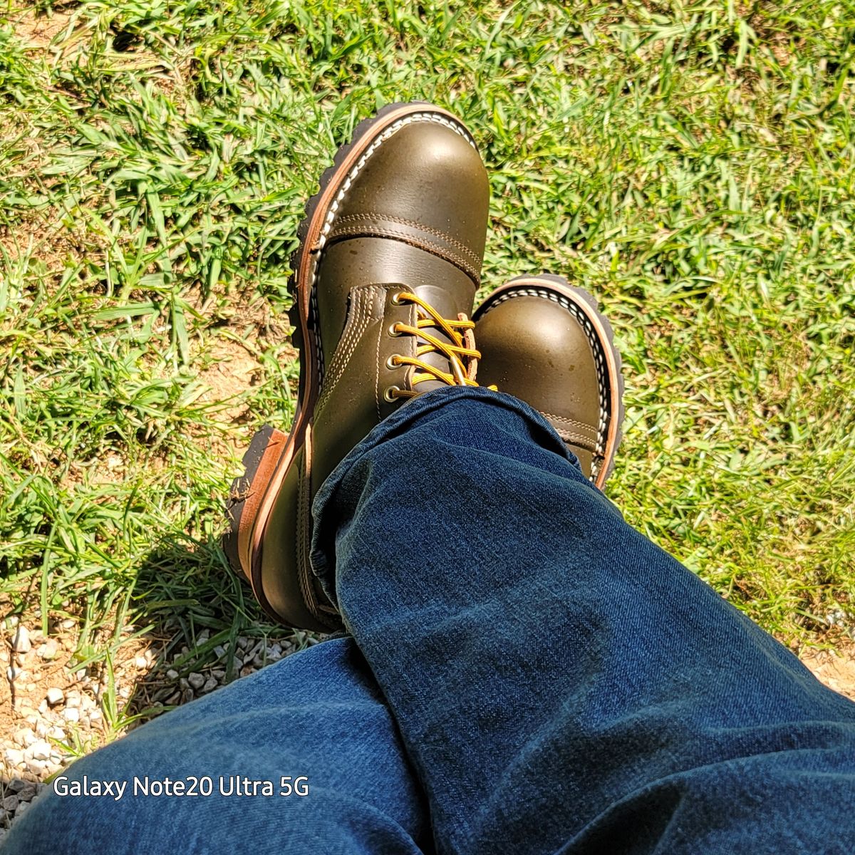 Photo by BigfootWilly on October 1, 2024 of the Nicks Handmade Boots Urban Logger in Shackelton Greener Pastures.