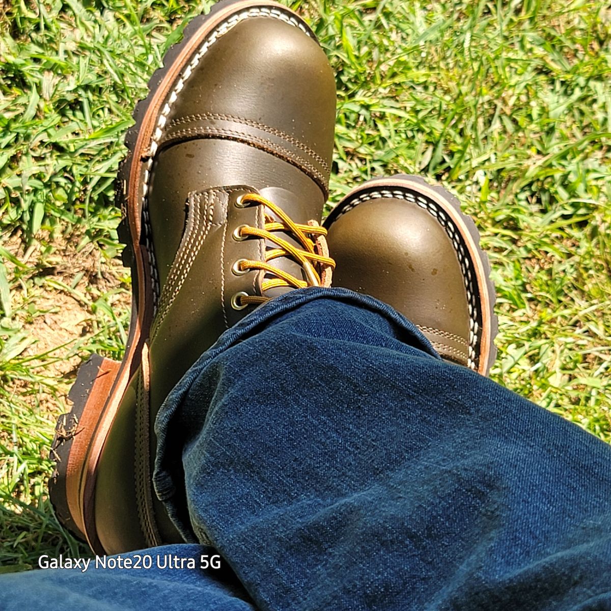 Photo by BigfootWilly on October 1, 2024 of the Nicks Handmade Boots Urban Logger in Shackelton Greener Pastures.