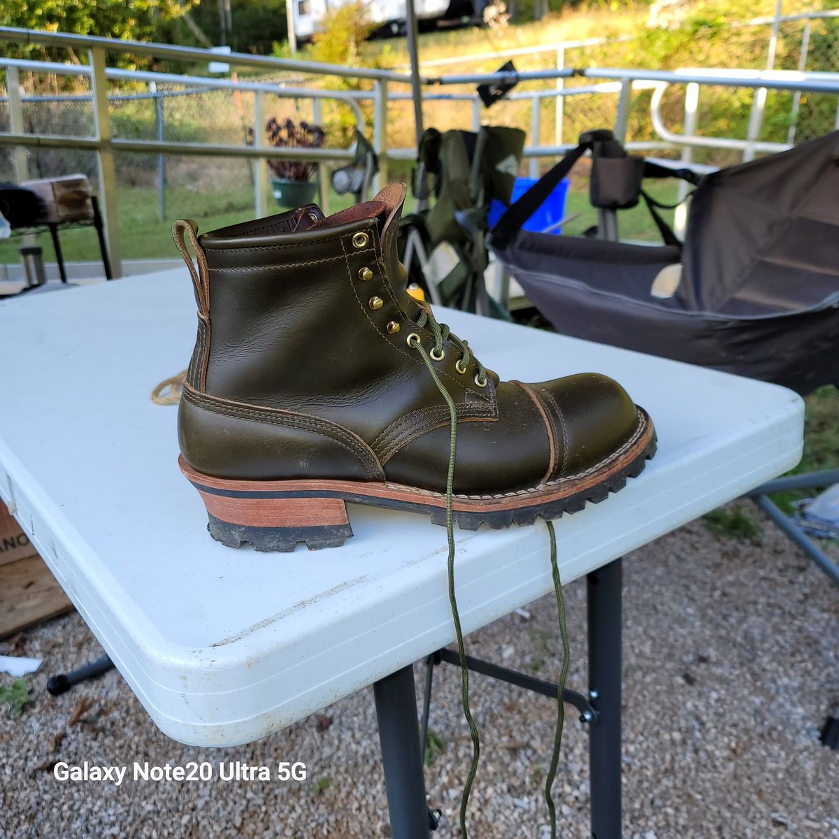 Photo by BigfootWilly on October 5, 2024 of the Nicks Handmade Boots Urban Logger in Shackelton Greener Pastures.