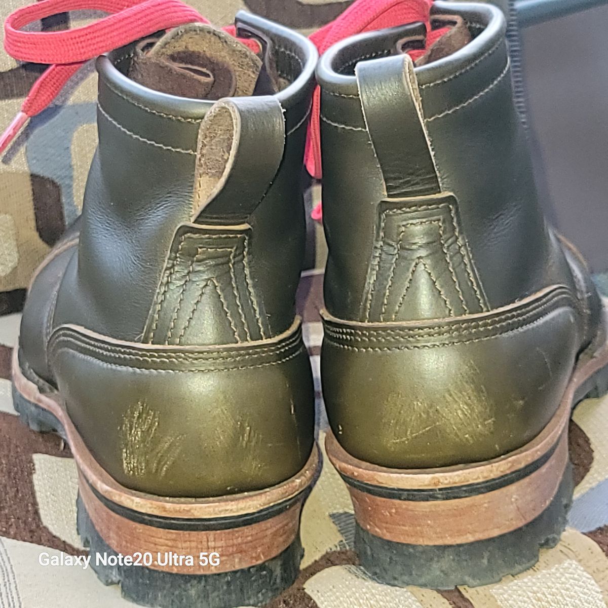 Photo by BigfootWilly on November 3, 2024 of the Nicks Handmade Boots Urban Logger in Shackelton Greener Pastures.