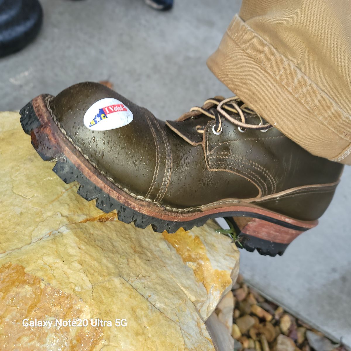 Photo by BigfootWilly on November 5, 2024 of the Nicks Handmade Boots Urban Logger in Shackelton Greener Pastures.