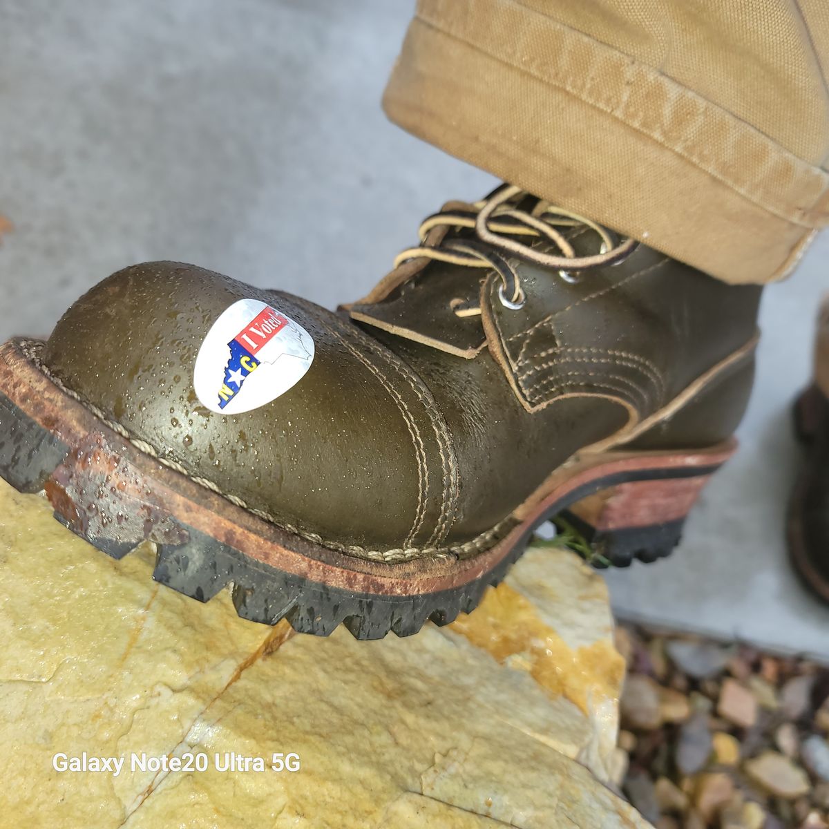 Photo by BigfootWilly on November 5, 2024 of the Nicks Handmade Boots Urban Logger in Shackelton Greener Pastures.