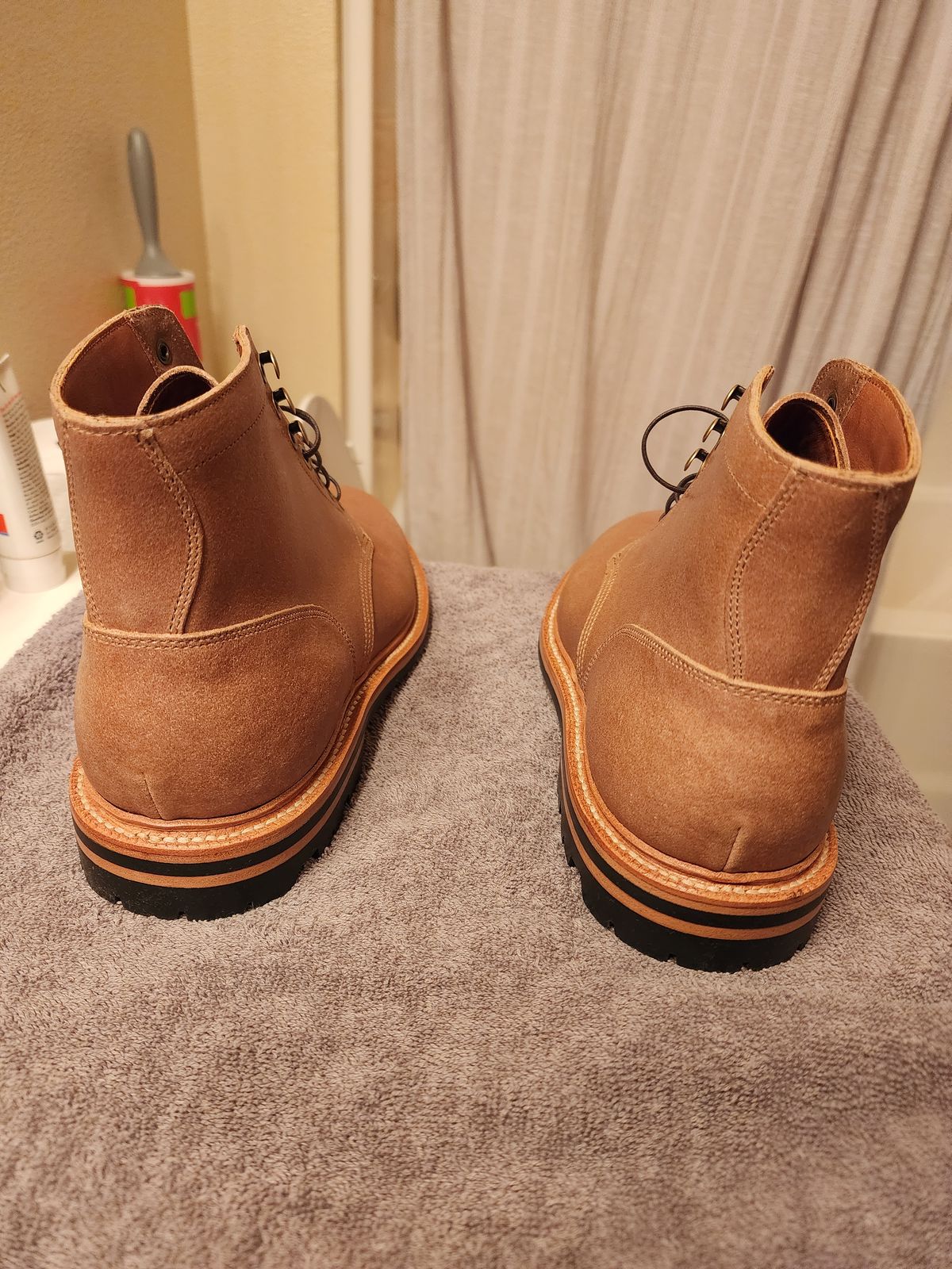 Photo by jagonzz on October 1, 2022 of the Grant Stone Diesel Boot in C.F. Stead Natural Waxy Commander Suede.