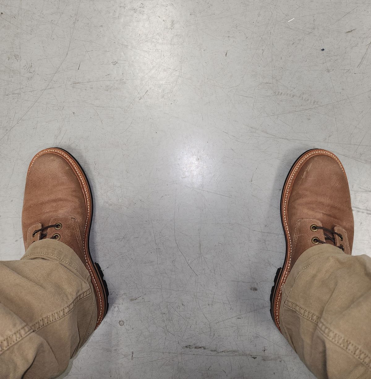 Photo by jagonzz on October 14, 2022 of the Grant Stone Diesel Boot in C.F. Stead Natural Waxy Commander Suede.