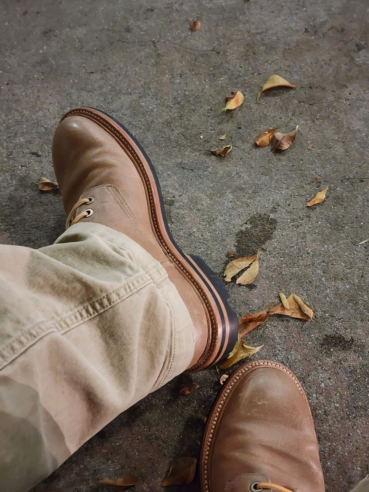 Photo by jagonzz on January 5, 2023 of the Grant Stone Diesel Boot in C.F. Stead Natural Waxy Commander Suede.