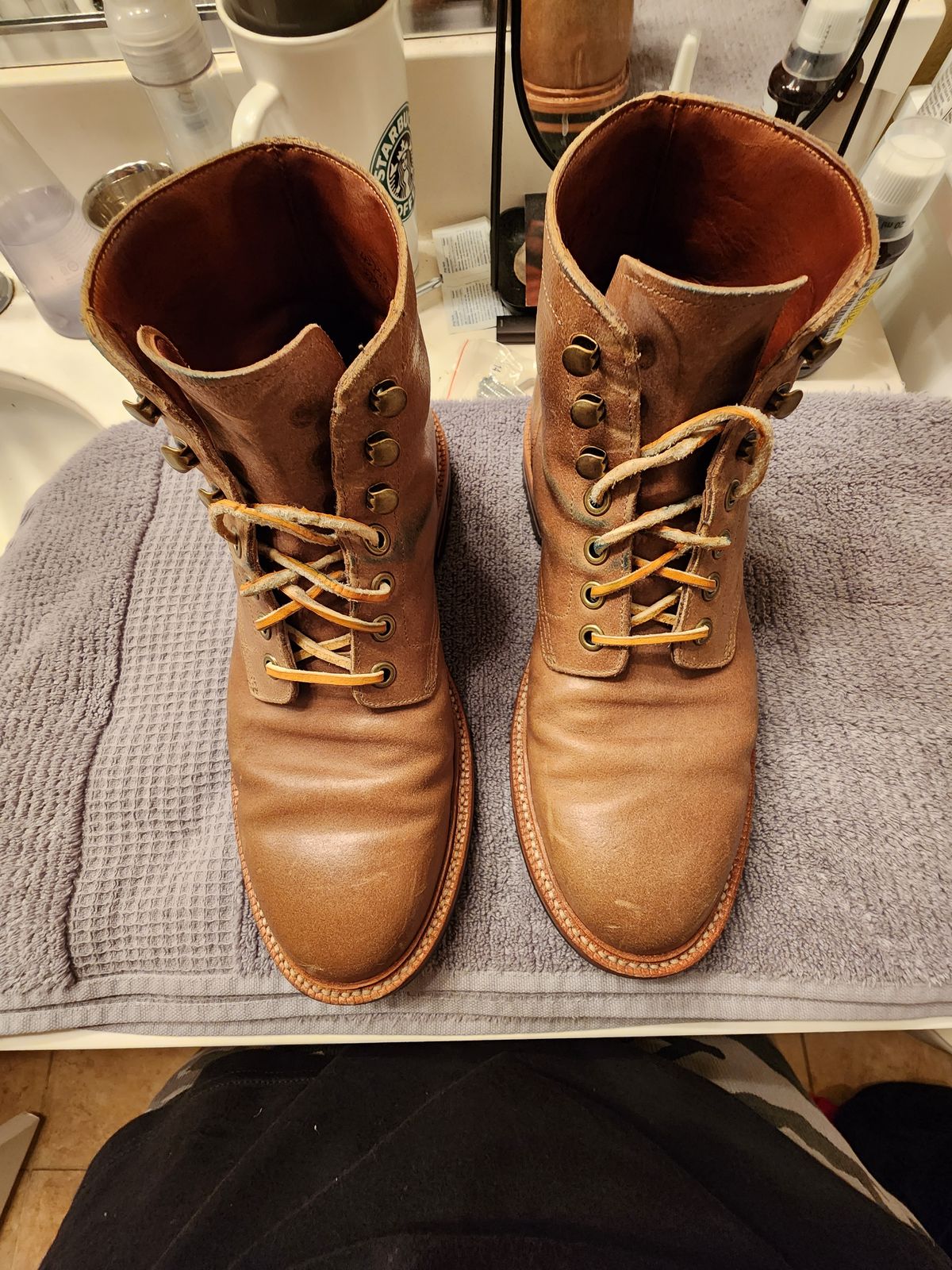 Photo by jagonzz on January 5, 2023 of the Grant Stone Diesel Boot in C.F. Stead Natural Waxy Commander Suede.