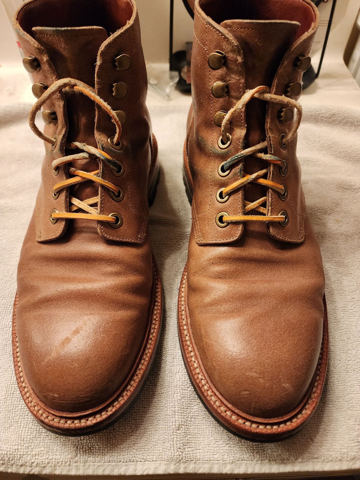 Photo by jagonzz on February 6, 2023 of the Grant Stone Diesel Boot in C.F. Stead Natural Waxy Commander Suede.