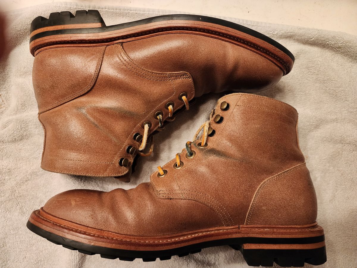 Photo by jagonzz on February 6, 2023 of the Grant Stone Diesel Boot in C.F. Stead Natural Waxy Commander Suede.